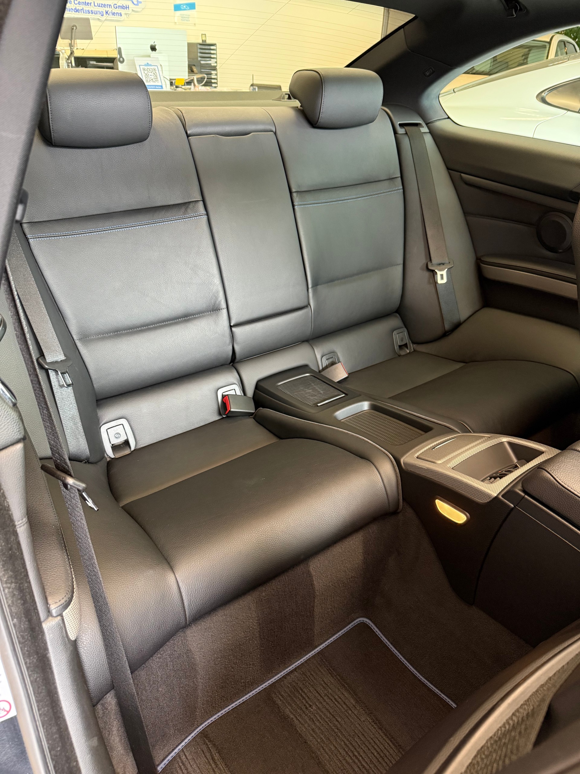 BMW 330i M Sport xDrive Coupé Steptronic-image-10