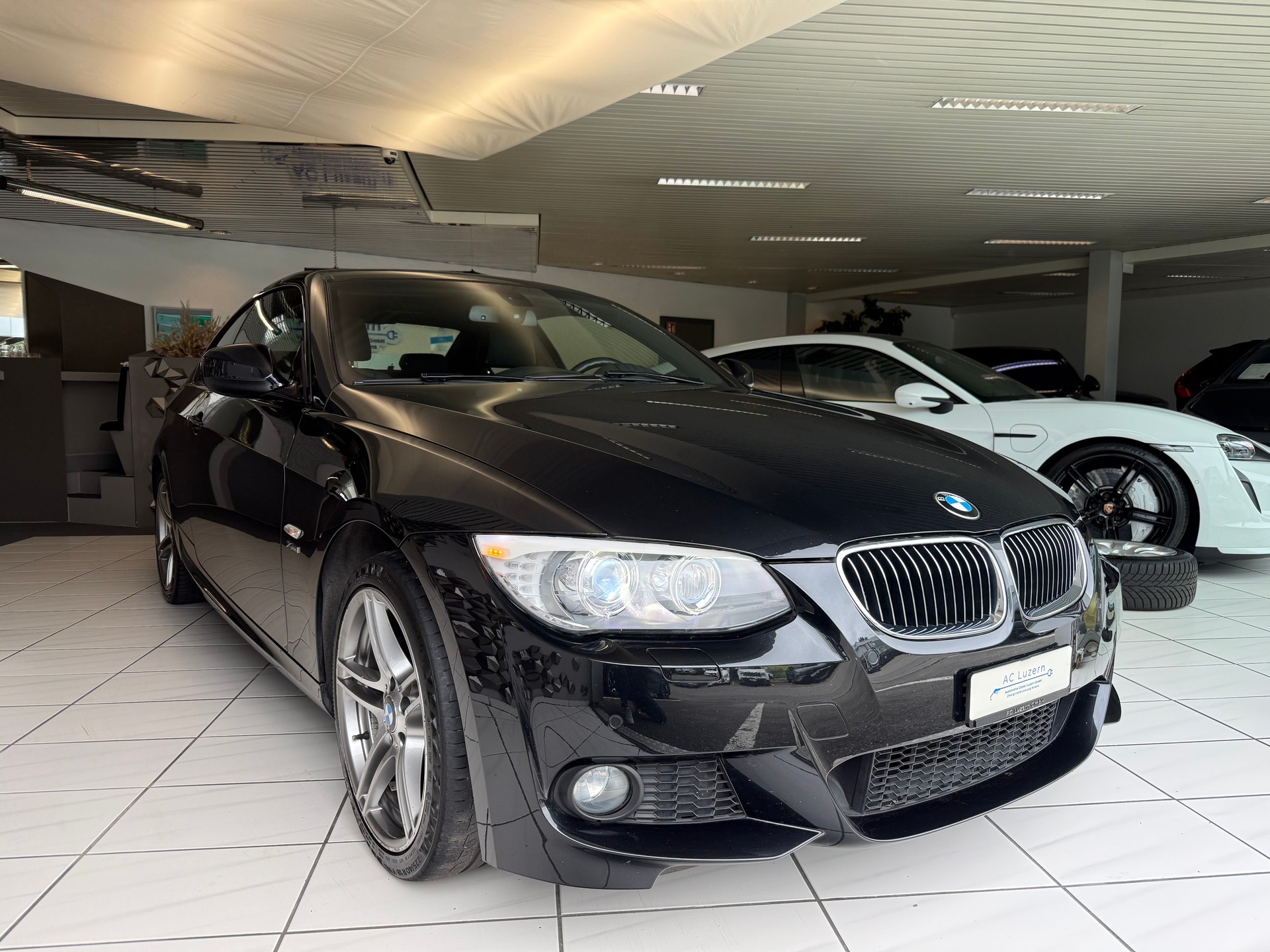 BMW 330i M Sport xDrive Coupé Steptronic-image-3