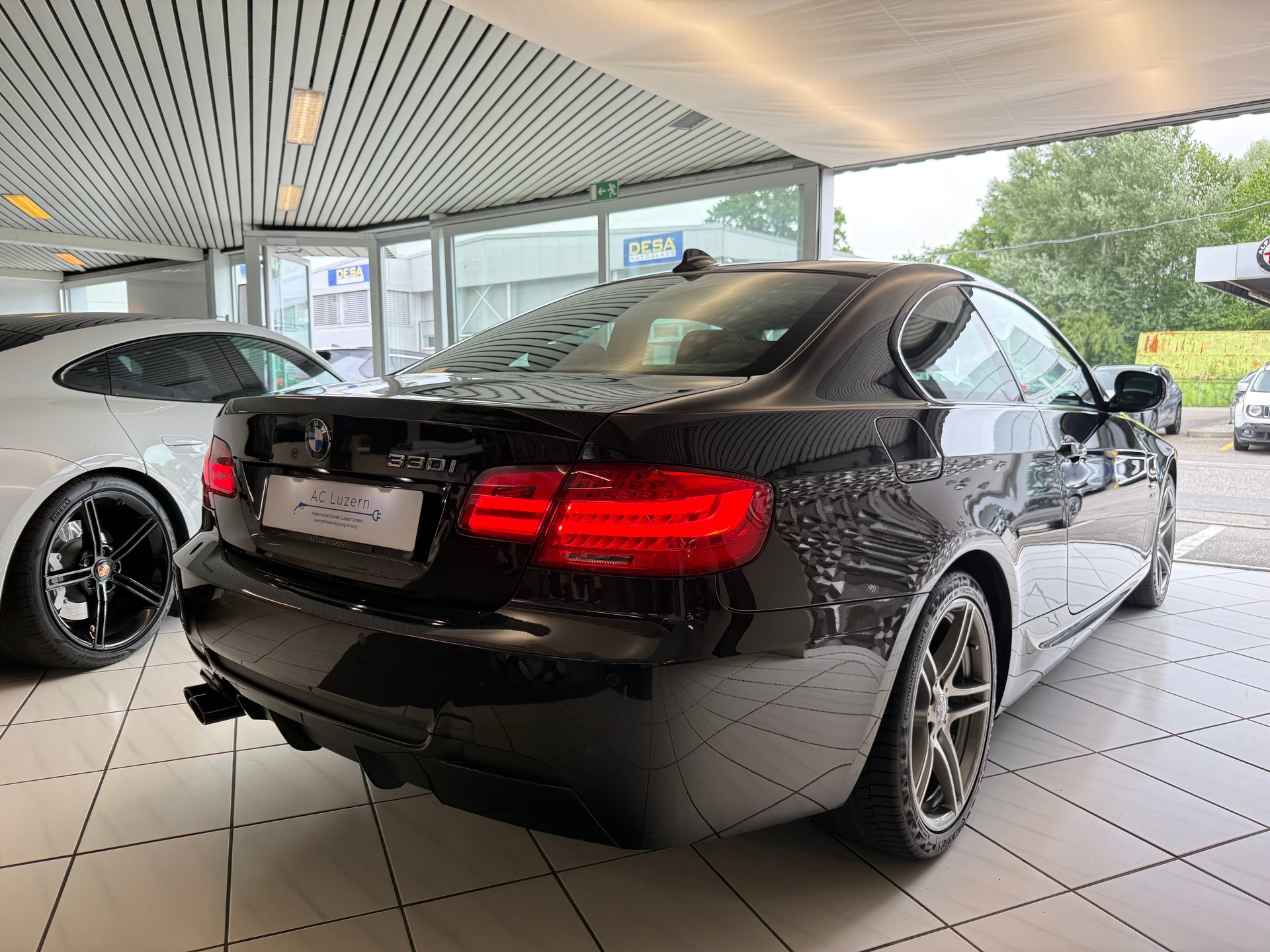 BMW 330i M Sport xDrive Coupé Steptronic-image-2