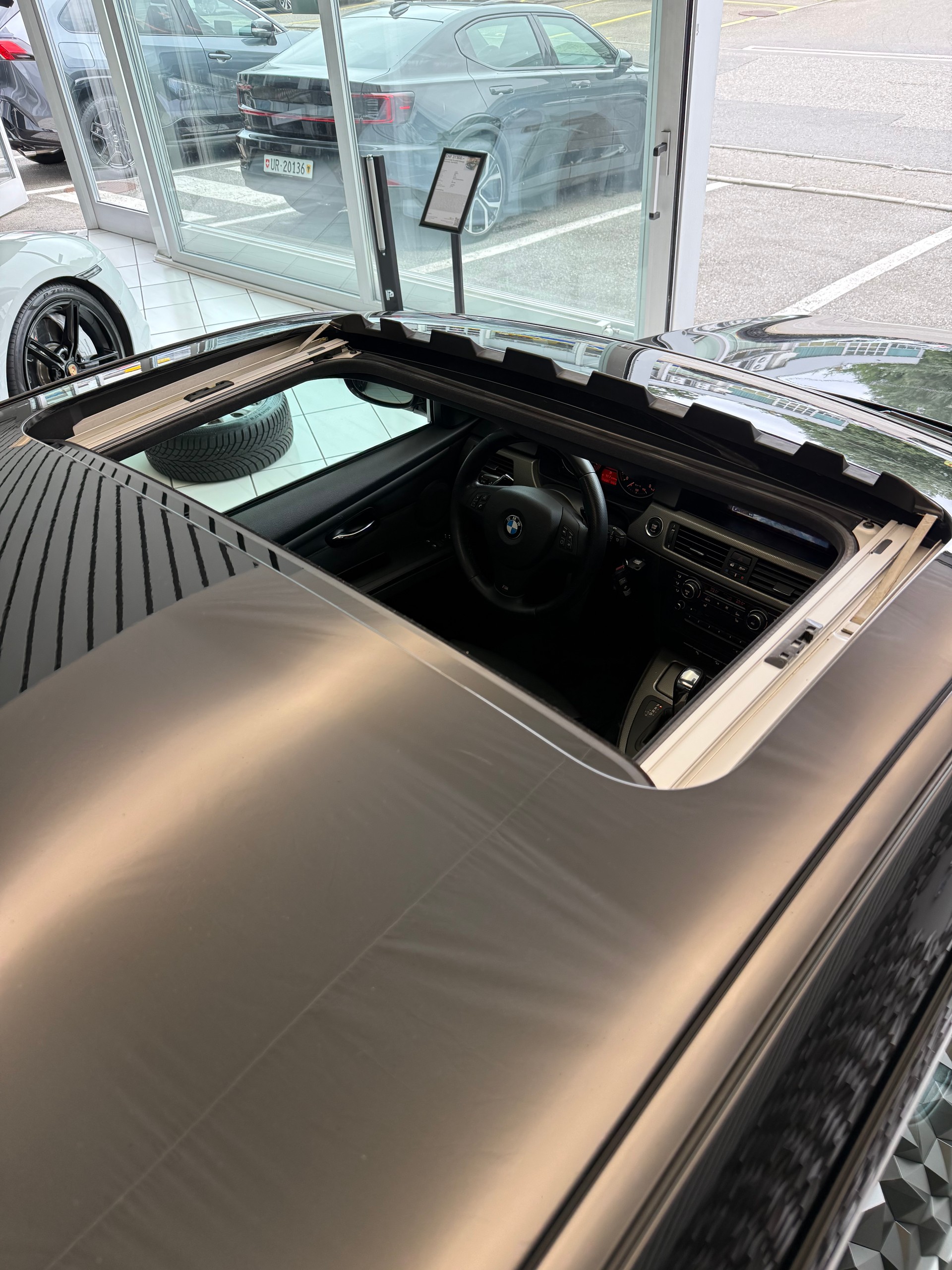 BMW 330i M Sport xDrive Coupé Steptronic-image-9