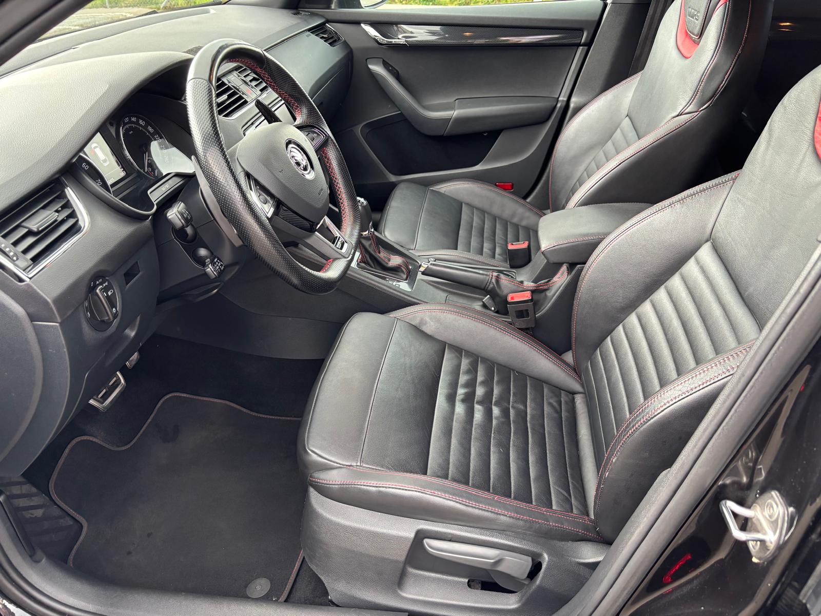 SKODA Octavia Combi 2.0 TSI RS XTREME DSG-image-8
