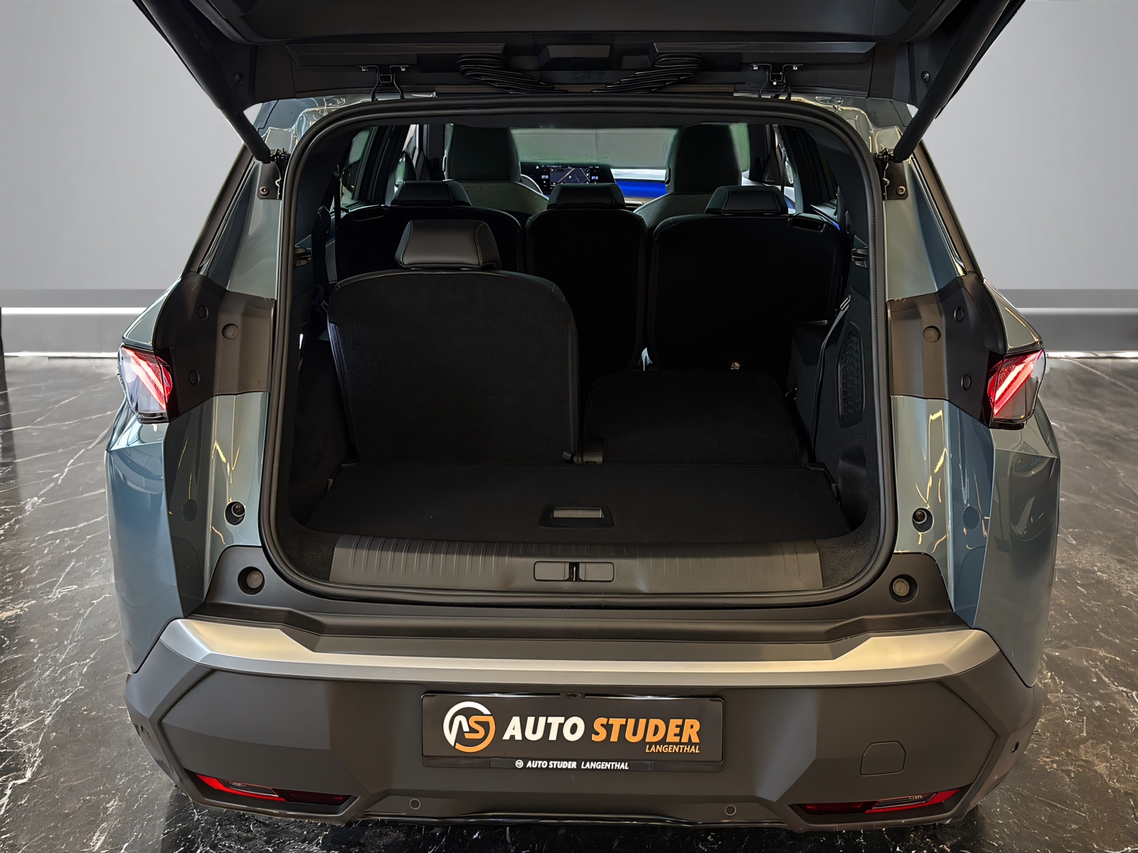 PEUGEOT 5008 1.6 PHEV 225 GT-image-10