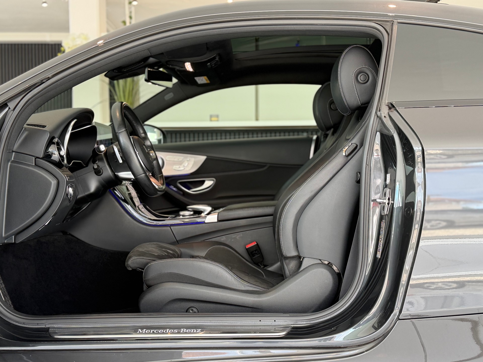 MERCEDES-BENZ C 200 Coupé 4Matic AMG Line 9G-Tronic **ab MFK & Service**-image-11