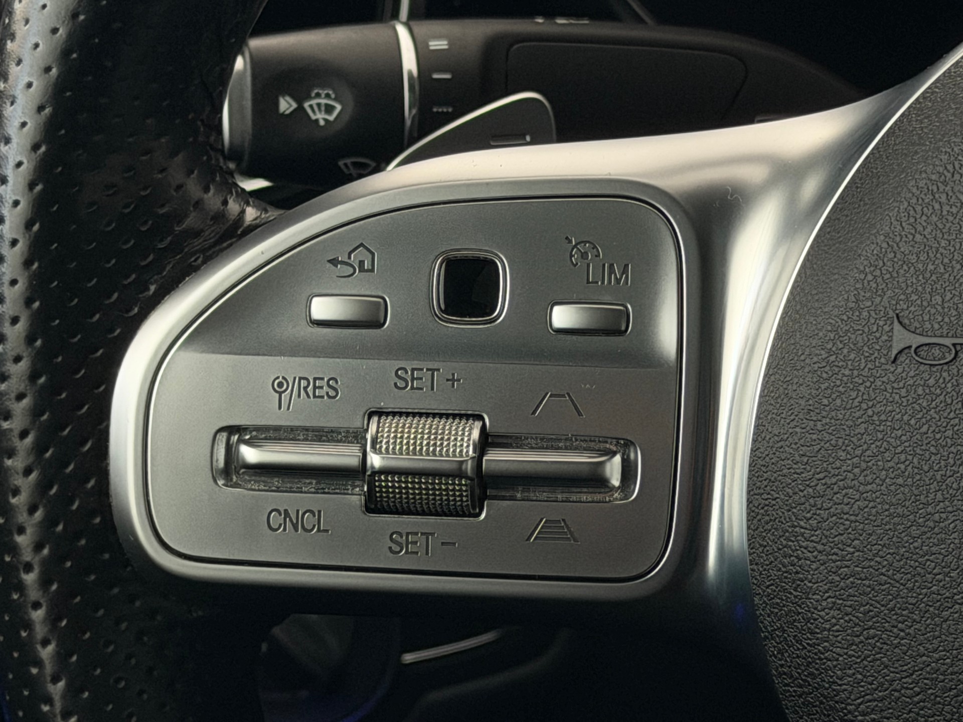 MERCEDES-BENZ C 200 Coupé 4Matic AMG Line 9G-Tronic **ab MFK & Service**-image-23