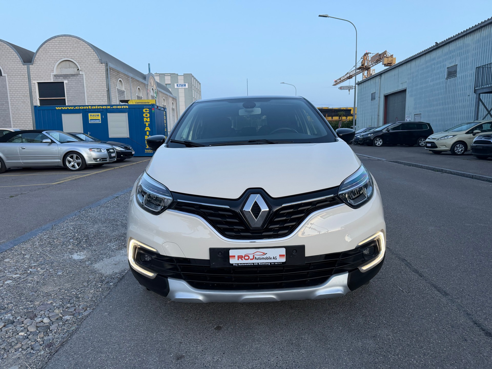 RENAULT Captur 1.5 dCi Intens EDC-showroom-element-2