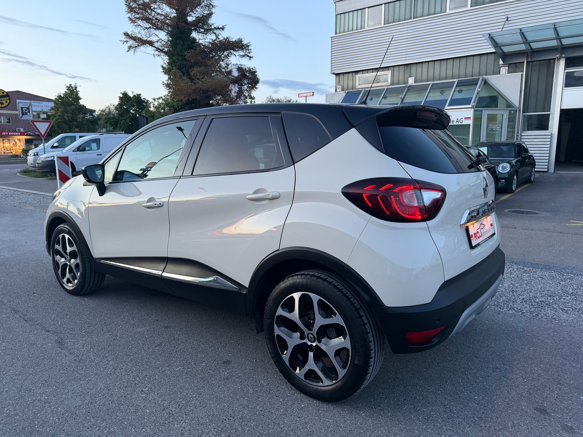RENAULT Captur 1.5 dCi Intens EDC-image-6