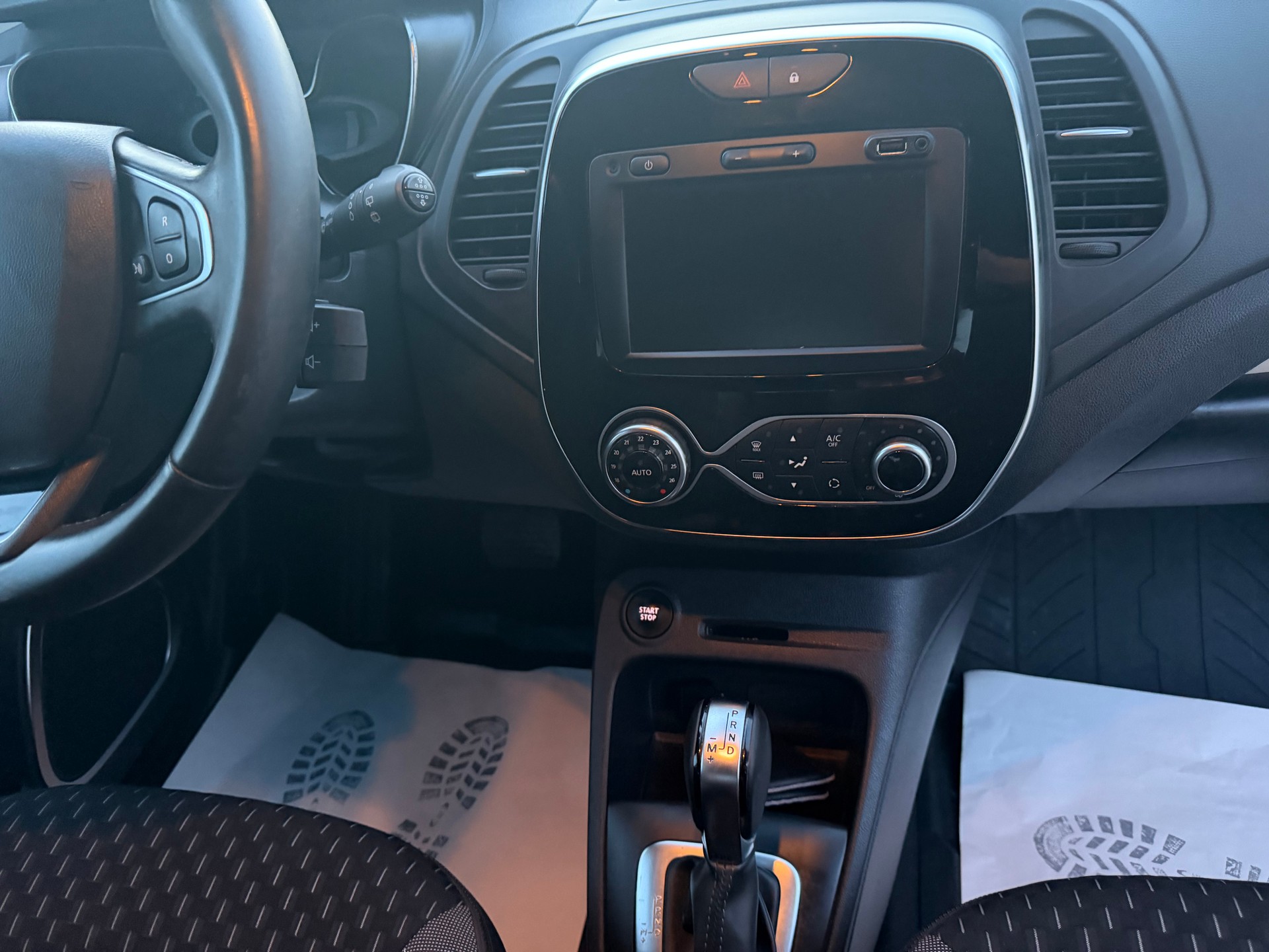 RENAULT Captur 1.5 dCi Intens EDC-image-15