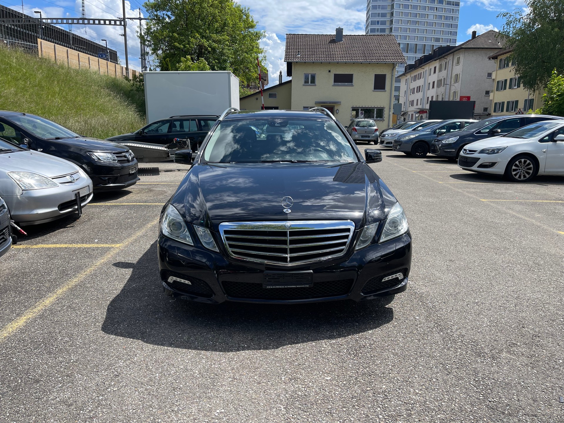 MERCEDES-BENZ E 350 Avantgarde 4Matic 7G-Tronic-image-0