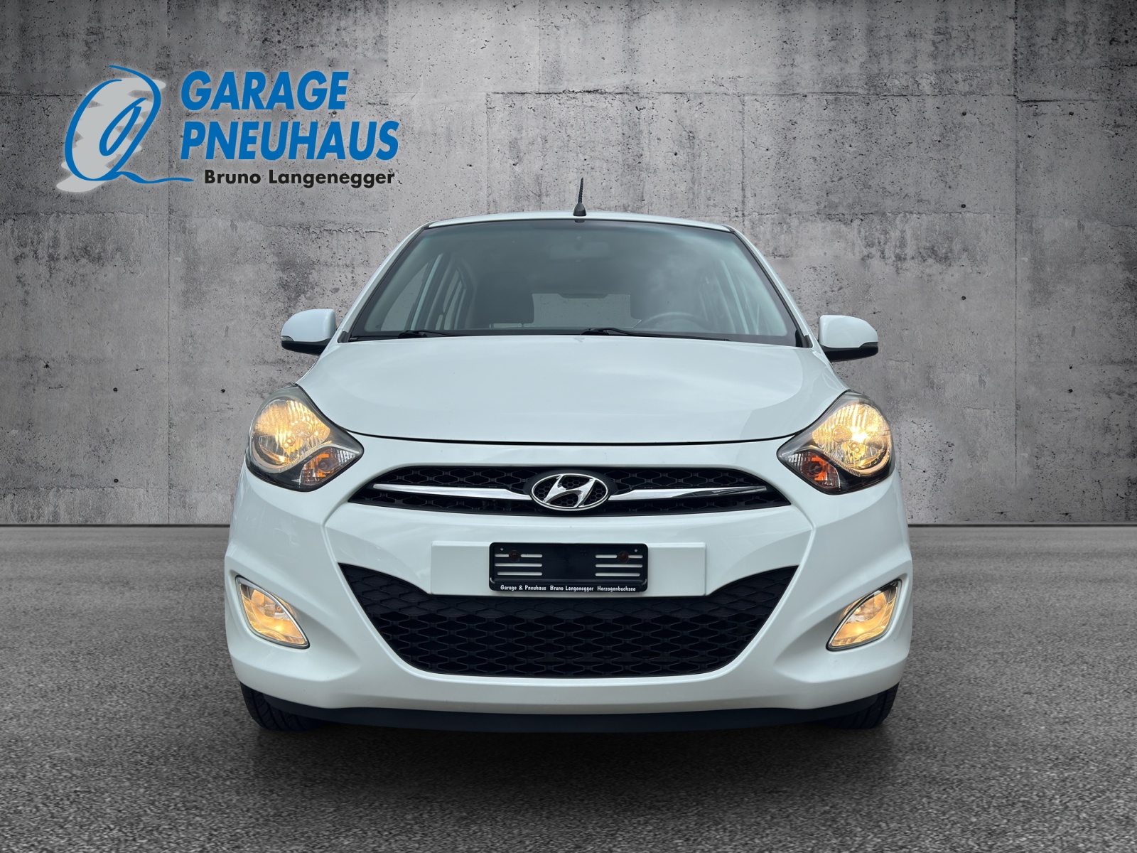 HYUNDAI i10 1.2 Style Automatic-image-2