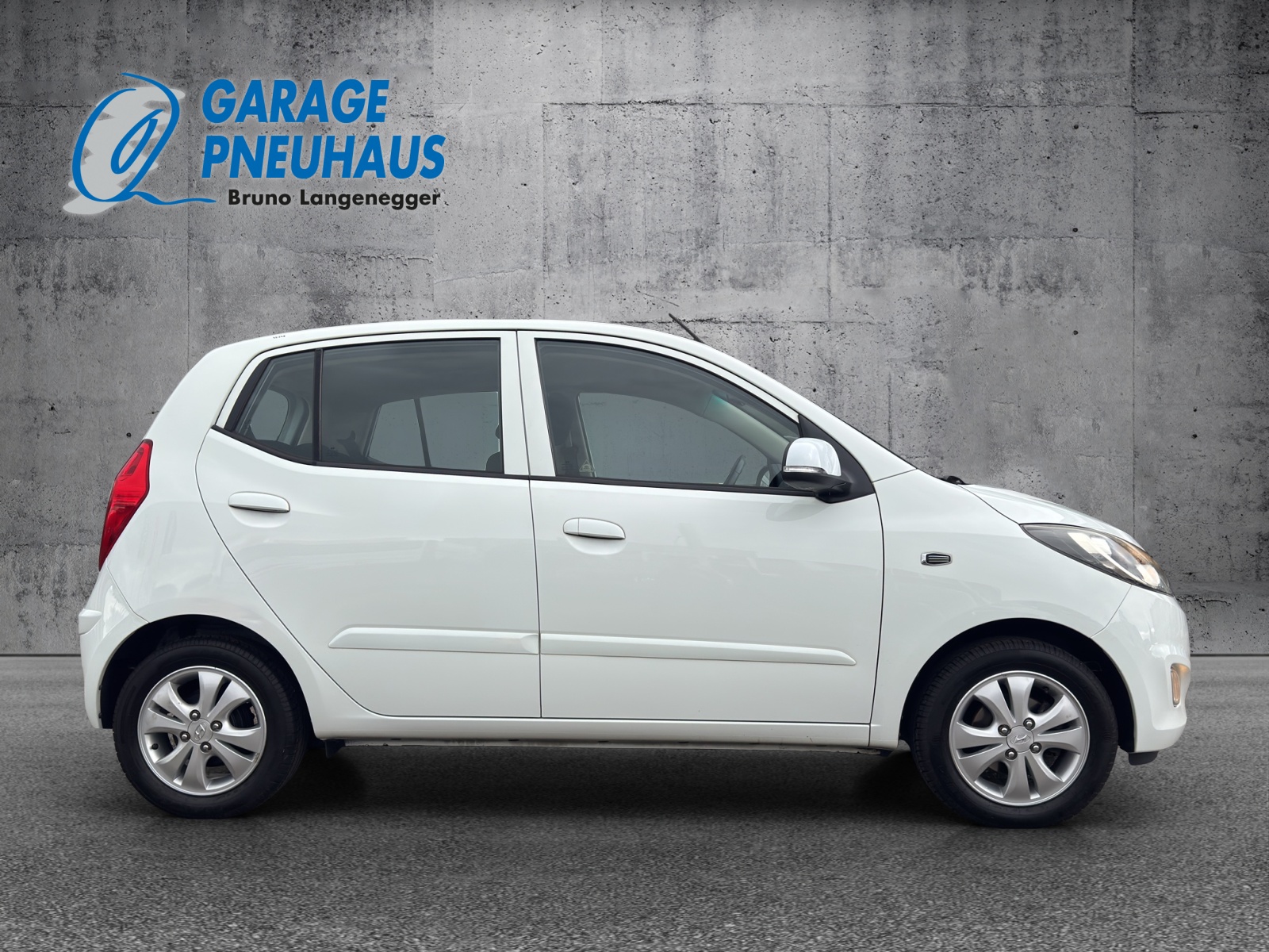 HYUNDAI i10 1.2 Style Automatic-image-19