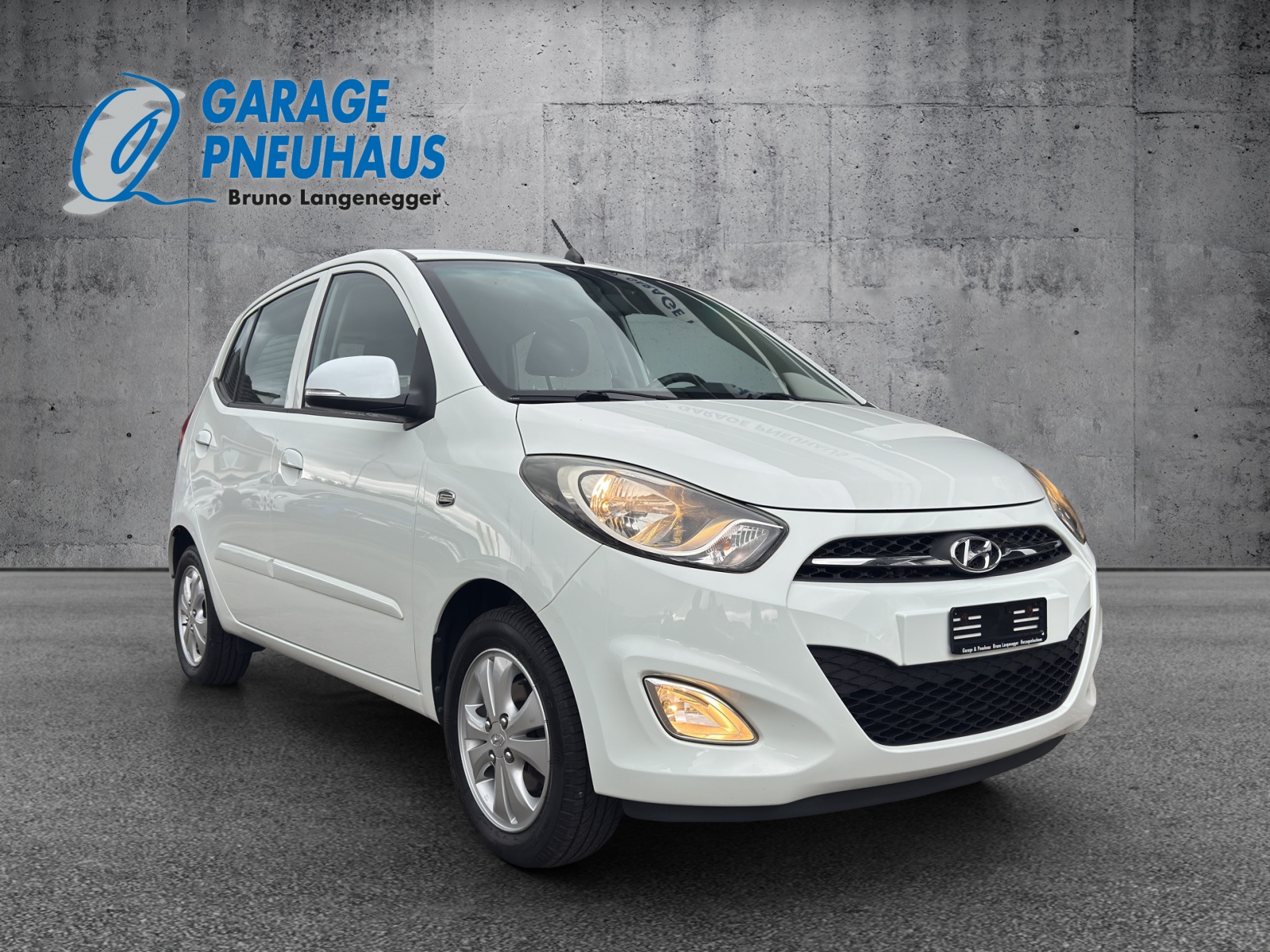 HYUNDAI i10 1.2 Style Automatic-image-0