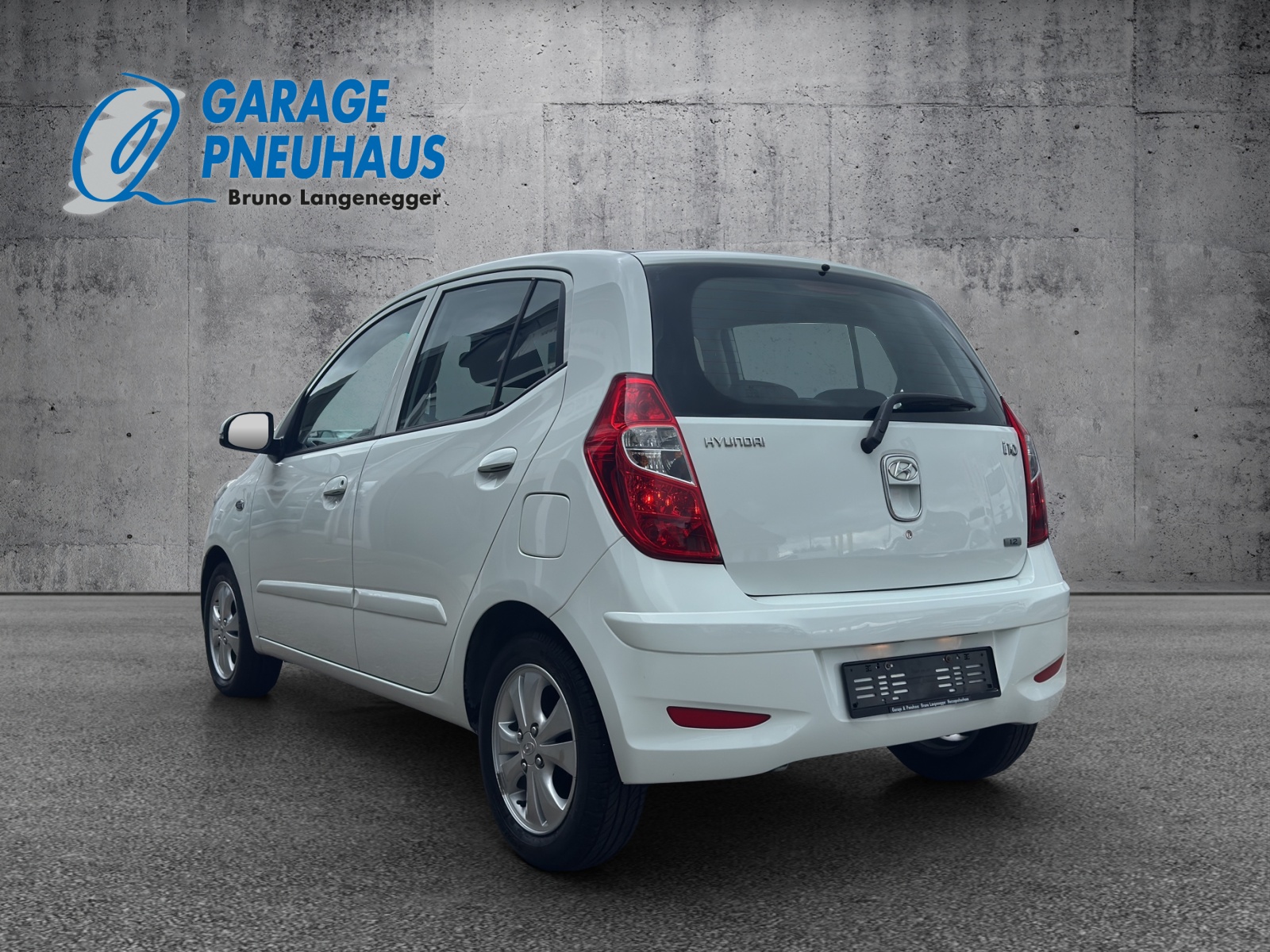 HYUNDAI i10 1.2 Style Automatic-image-4
