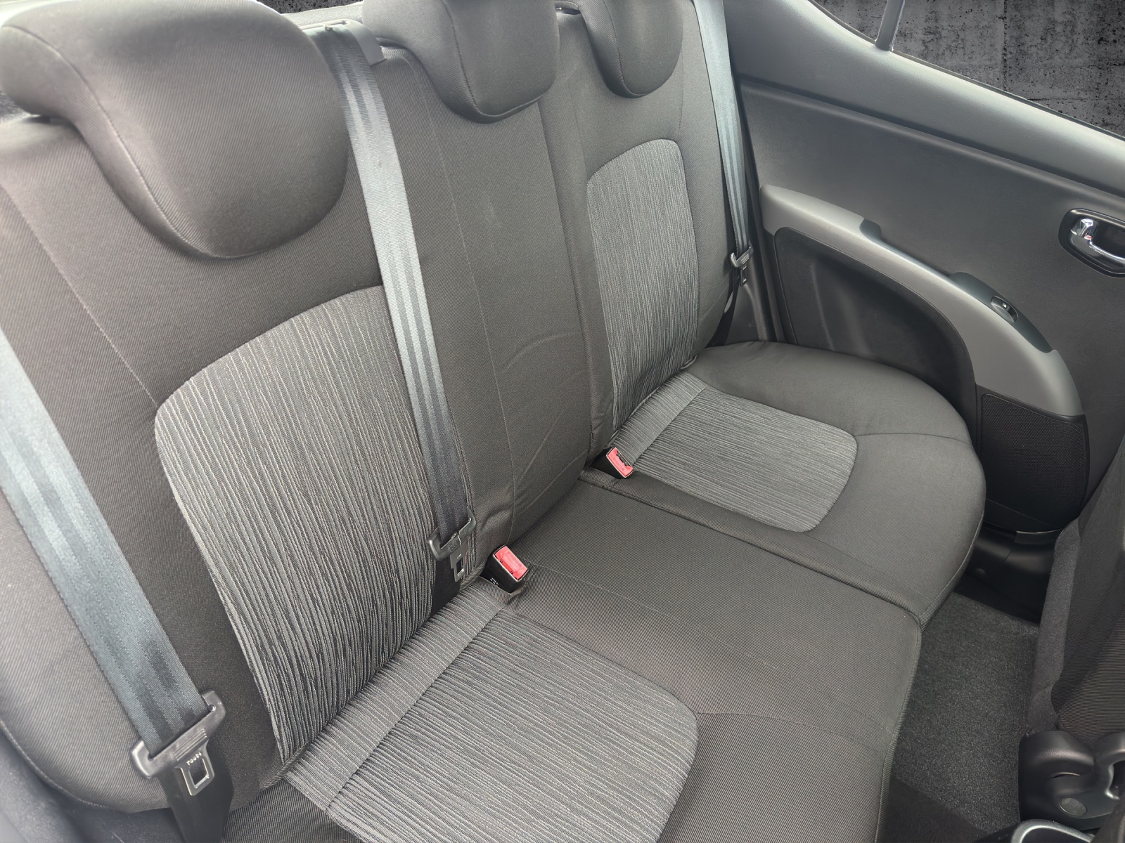HYUNDAI i10 1.2 Style Automatic-image-9