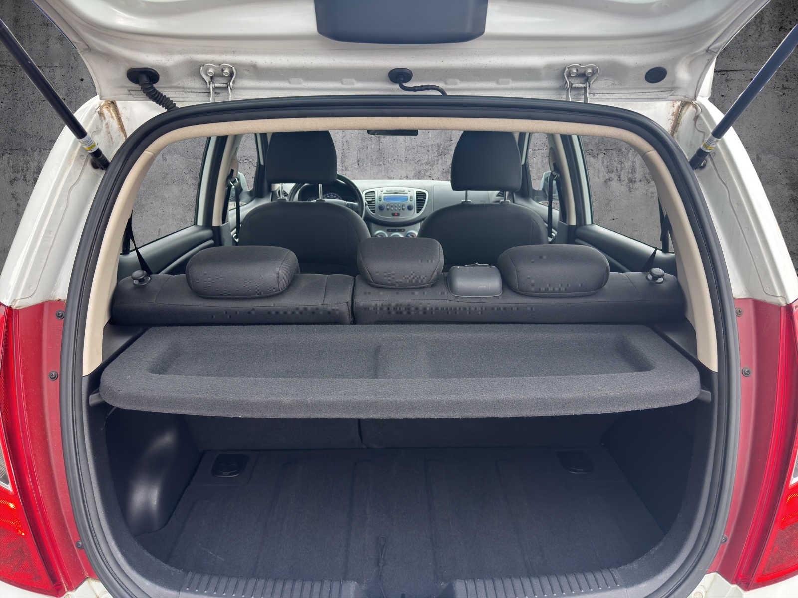 HYUNDAI i10 1.2 Style Automatic-image-8