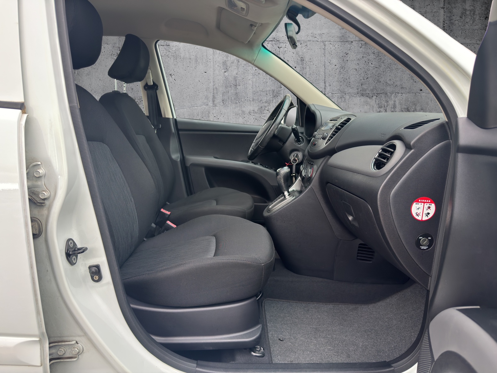 HYUNDAI i10 1.2 Style Automatic-image-11