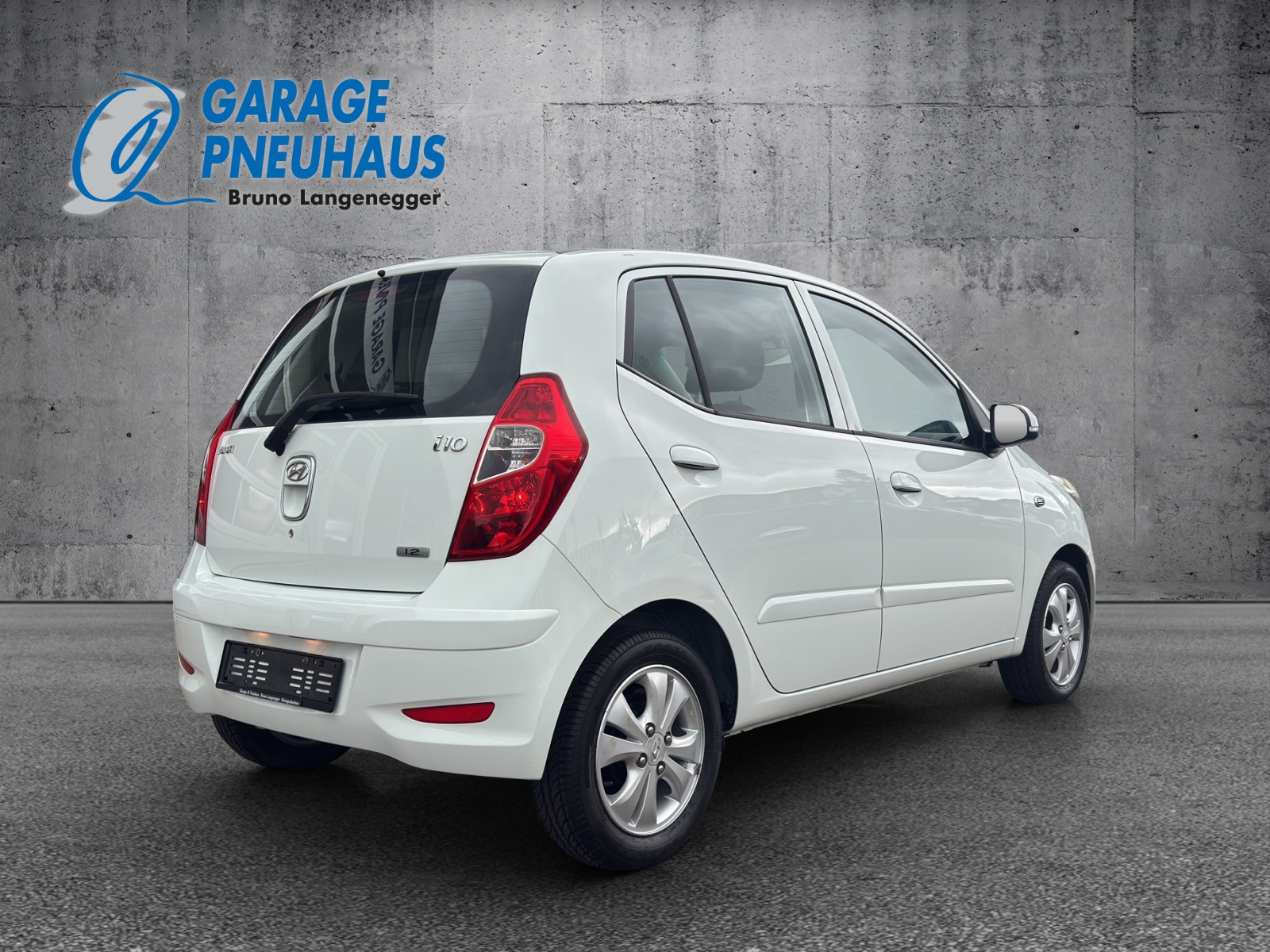 HYUNDAI i10 1.2 Style Automatic-image-3