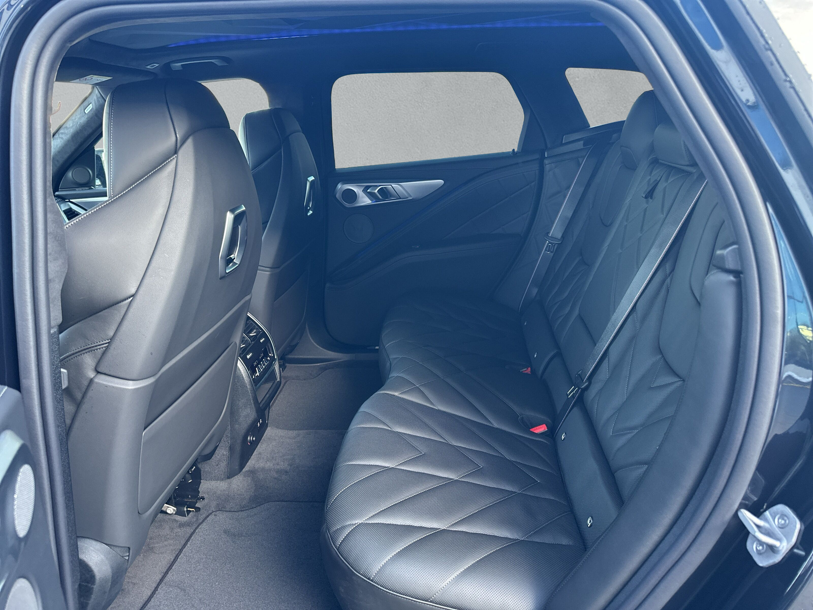 BMW XM xDrive 50e PHEV Steptronic 📍-image-11