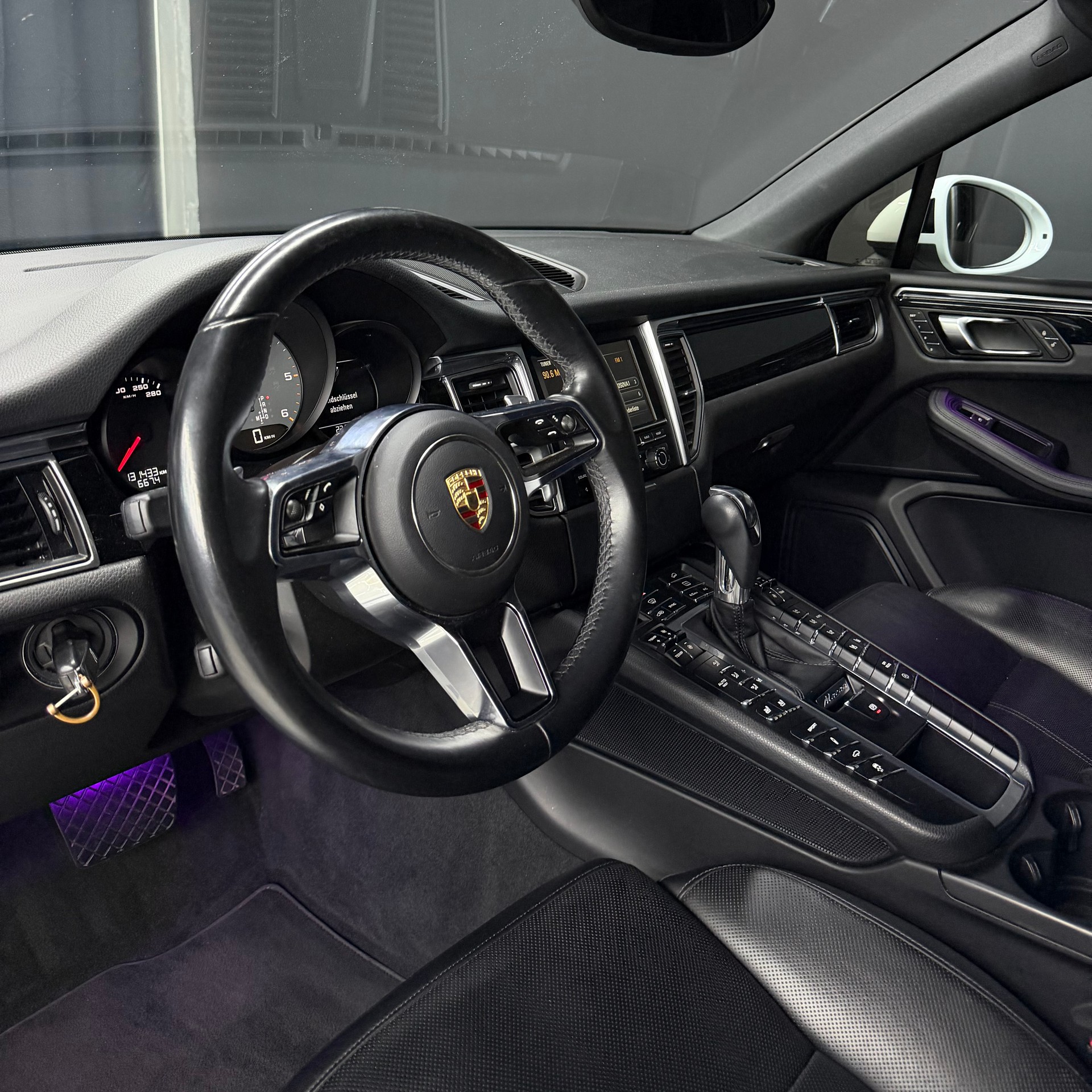 PORSCHE Macan S Diesel PDK-image-8