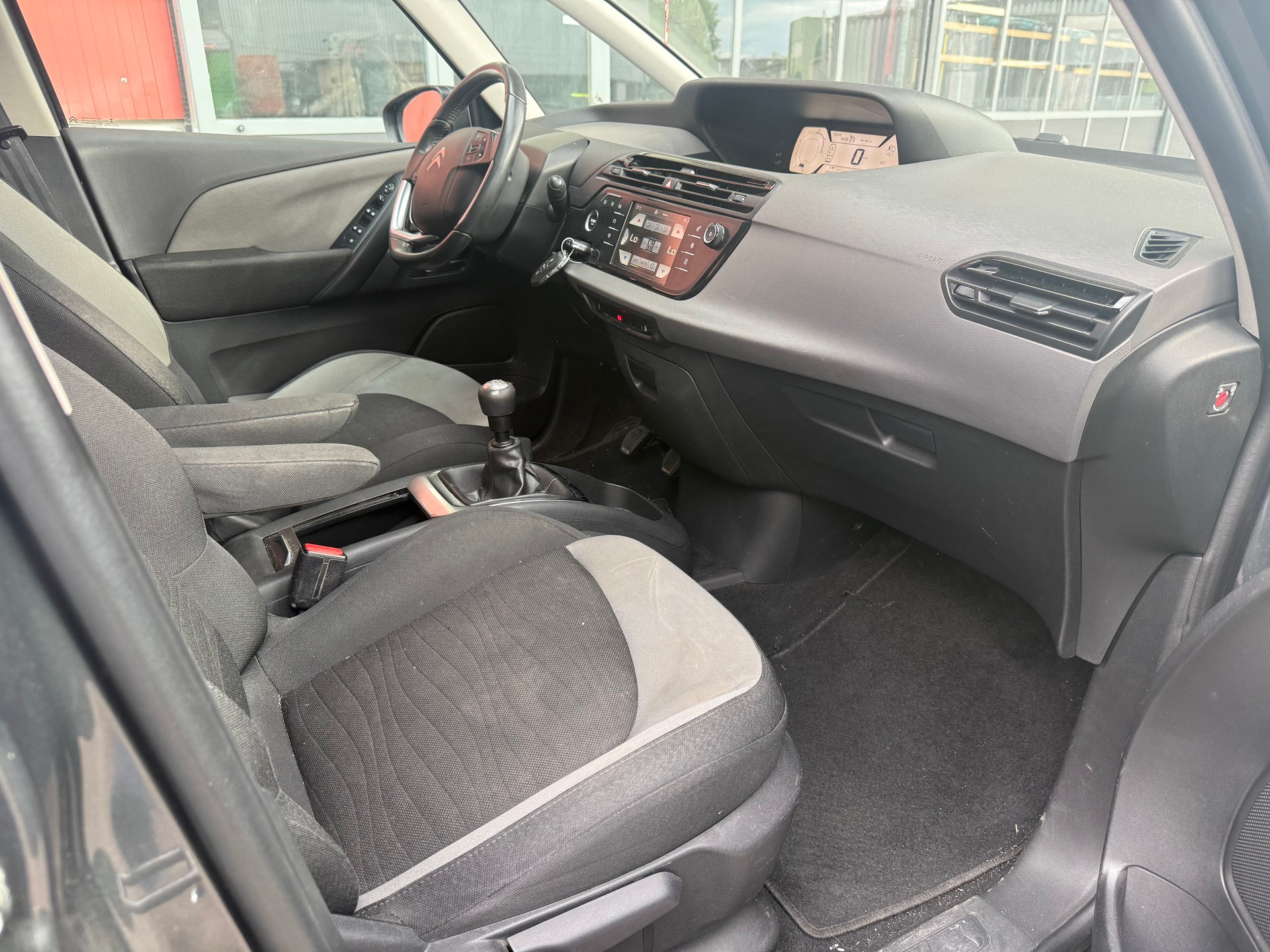 CITROEN Grand C4 Picasso 1.6 e-HDi Séduction-image-8