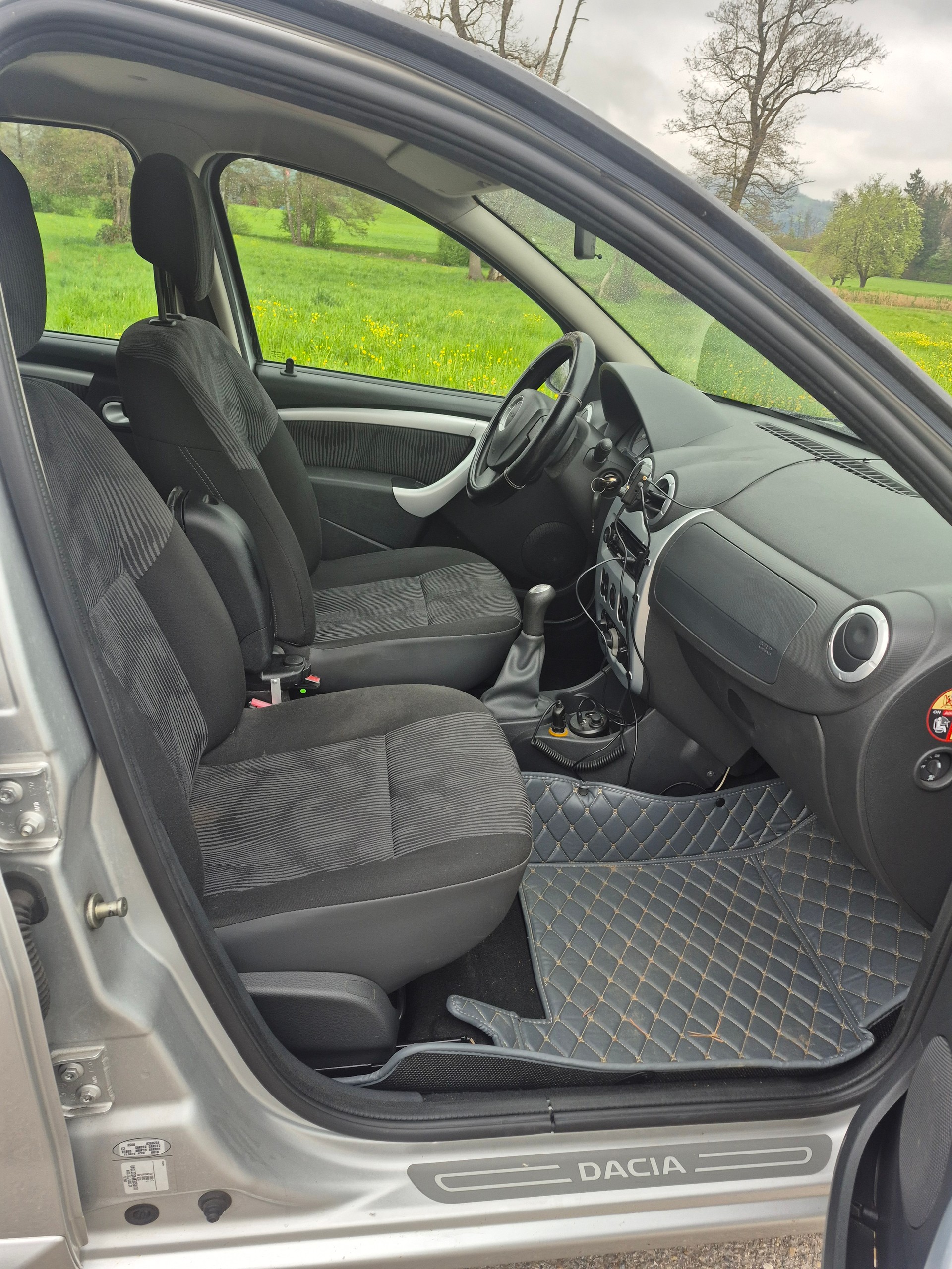 DACIA Sandero 1.5 dCi Lauréate-image-12