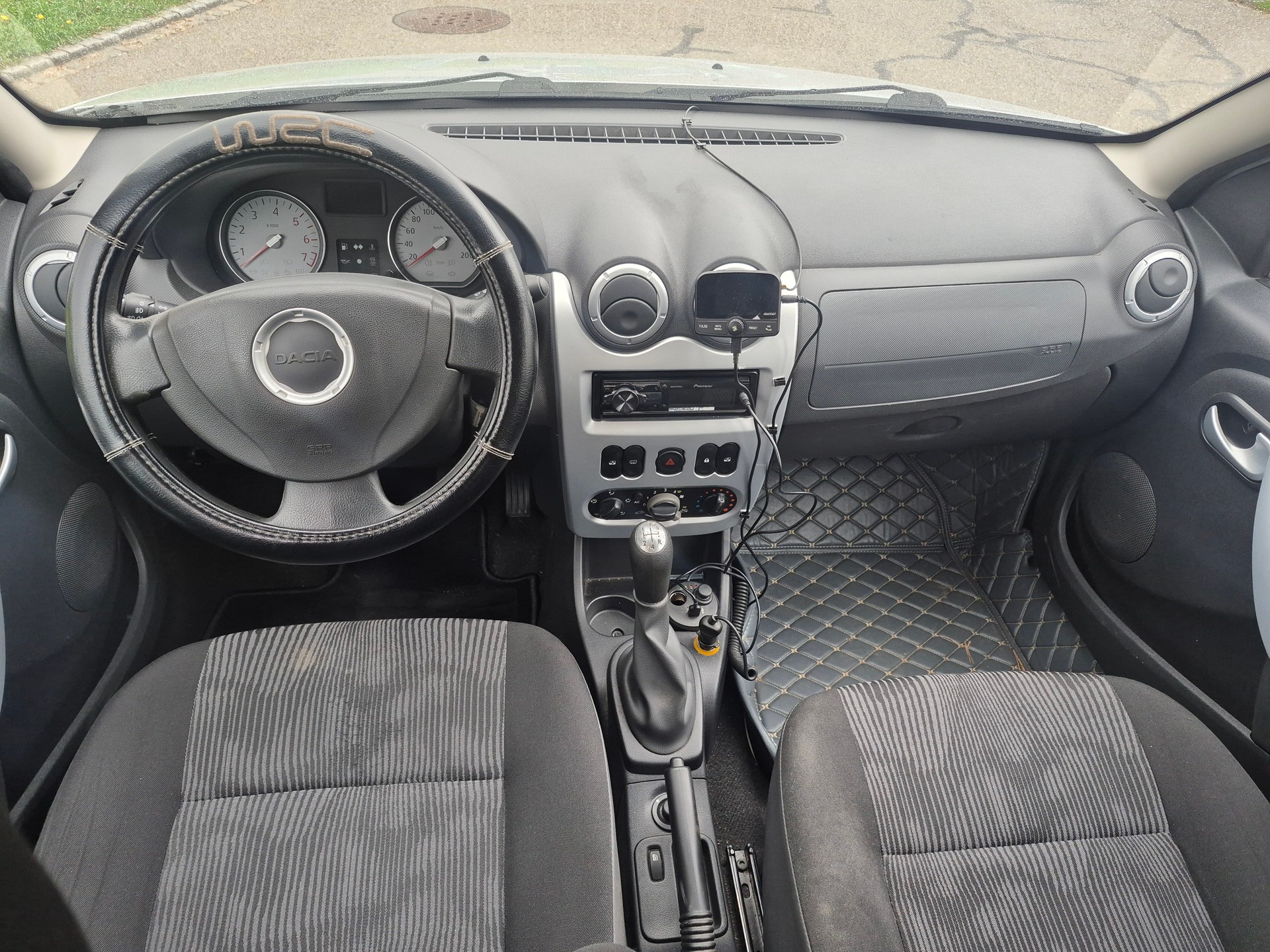 DACIA Sandero 1.5 dCi Lauréate-image-8