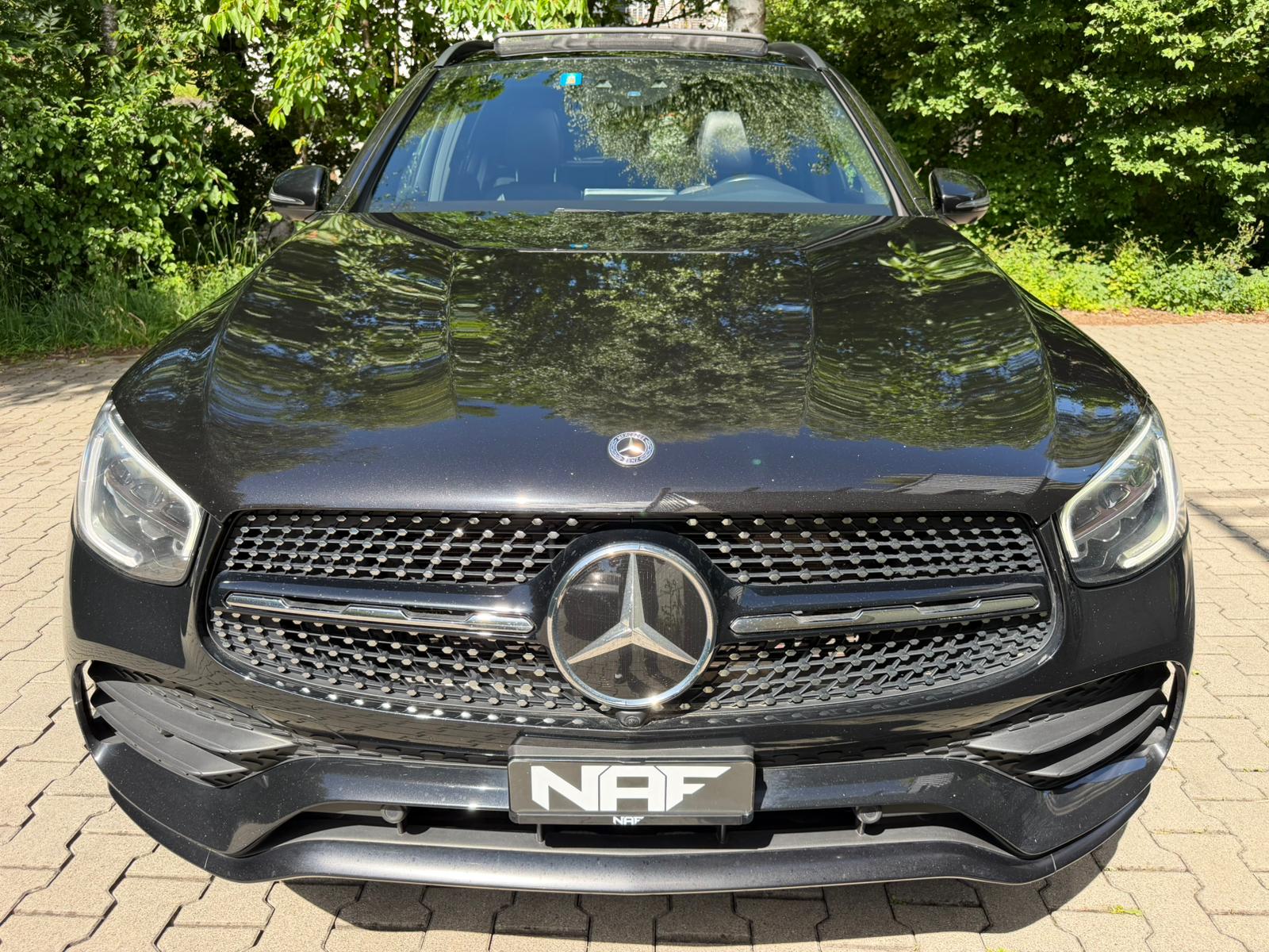 MERCEDES-BENZ GLC 300 d AMG Line 4Matic 9G-Tronic-image-7