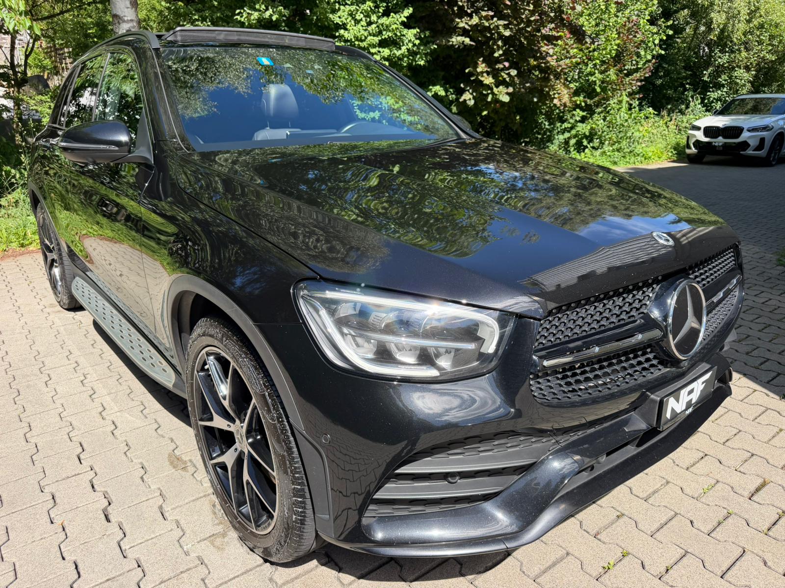 MERCEDES-BENZ GLC 300 d AMG Line 4Matic 9G-Tronic-image-6
