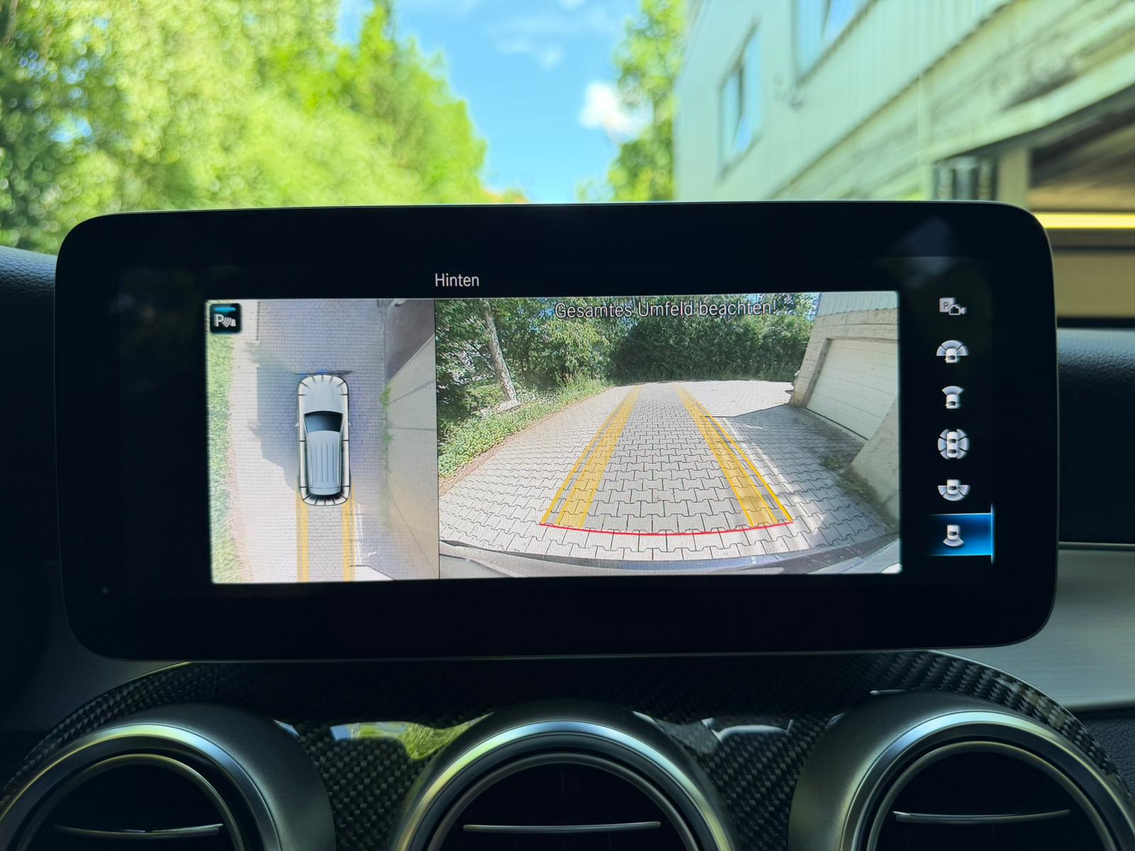 MERCEDES-BENZ GLC 300 d AMG Line 4Matic 9G-Tronic-image-21