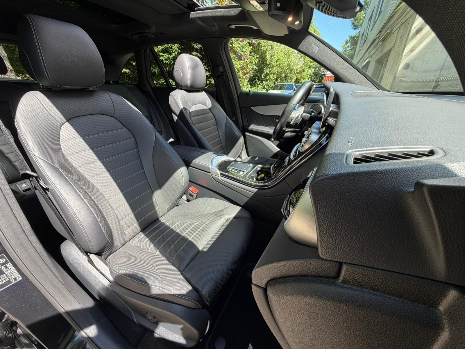 MERCEDES-BENZ GLC 300 d AMG Line 4Matic 9G-Tronic-image-18