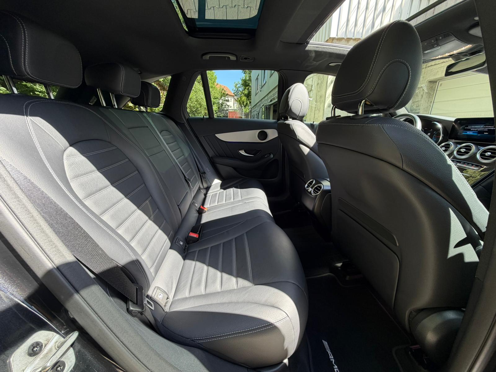 MERCEDES-BENZ GLC 300 d AMG Line 4Matic 9G-Tronic-image-16