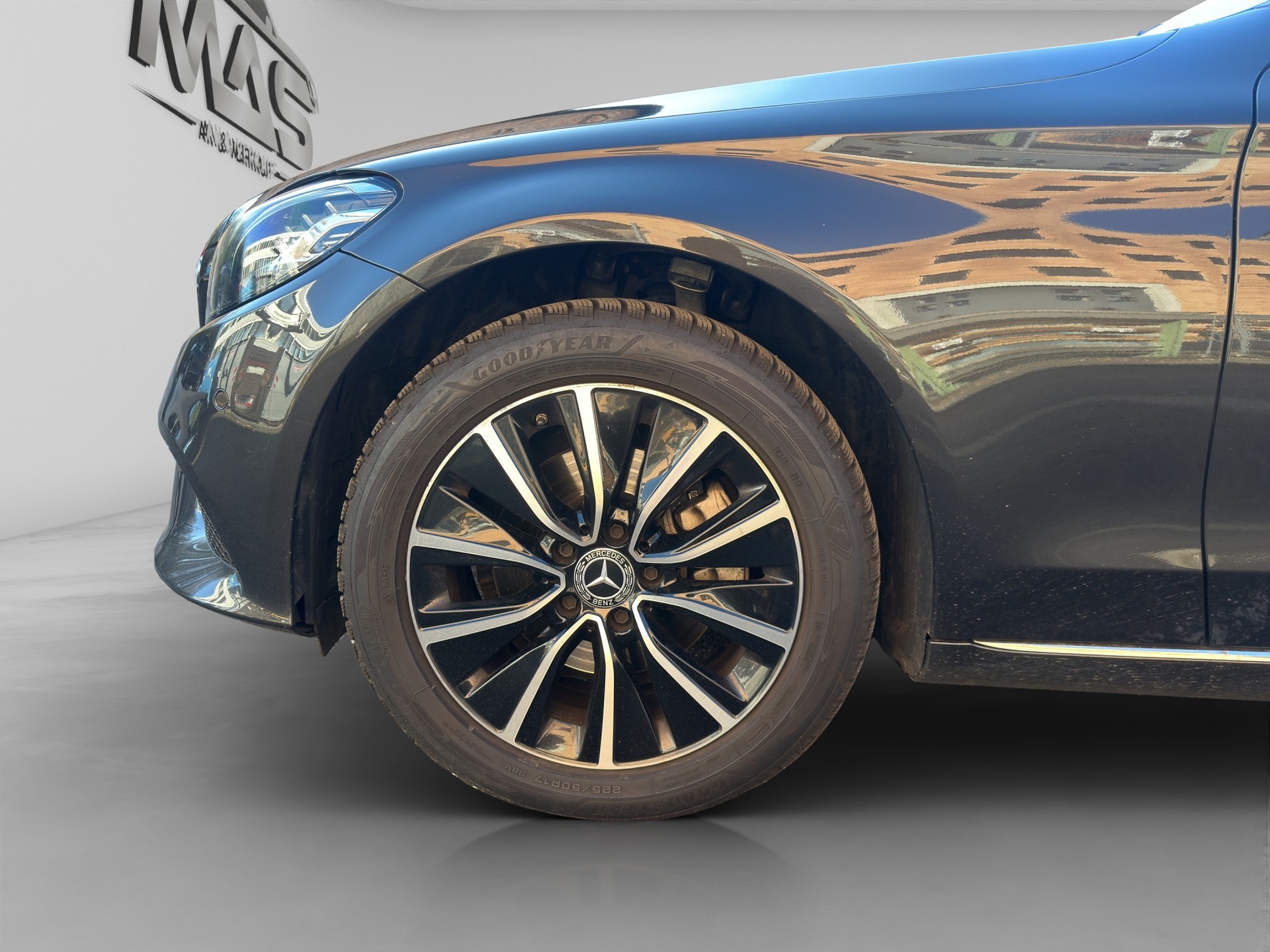 MERCEDES-BENZ C 220 d Swiss Star Avantgarde 4M 9G-Tronic-image-4