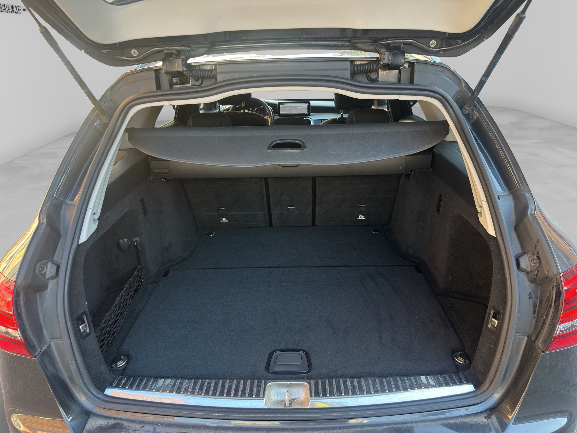 MERCEDES-BENZ C 220 d Swiss Star Avantgarde 4M 9G-Tronic-image-7