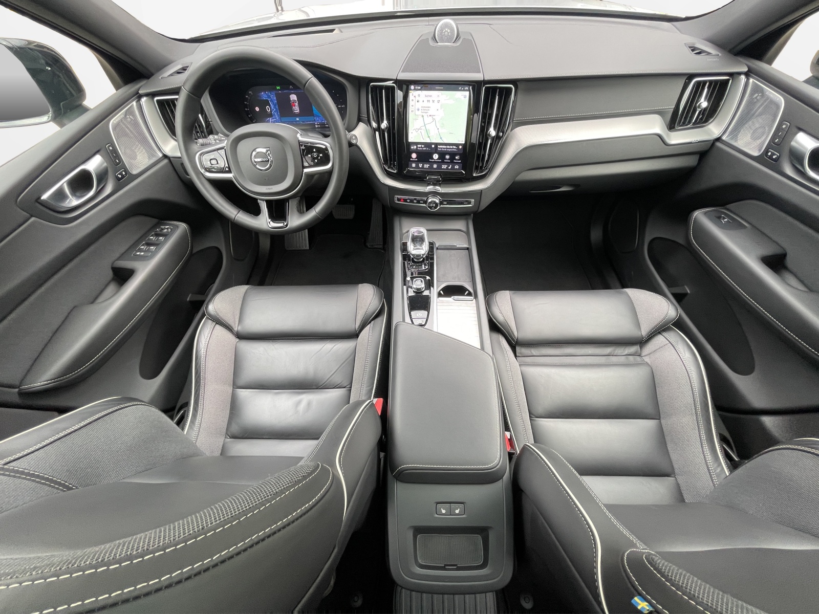 VOLVO XC60 2.0 T6 TE Ultimate Dark eAWD-image-10