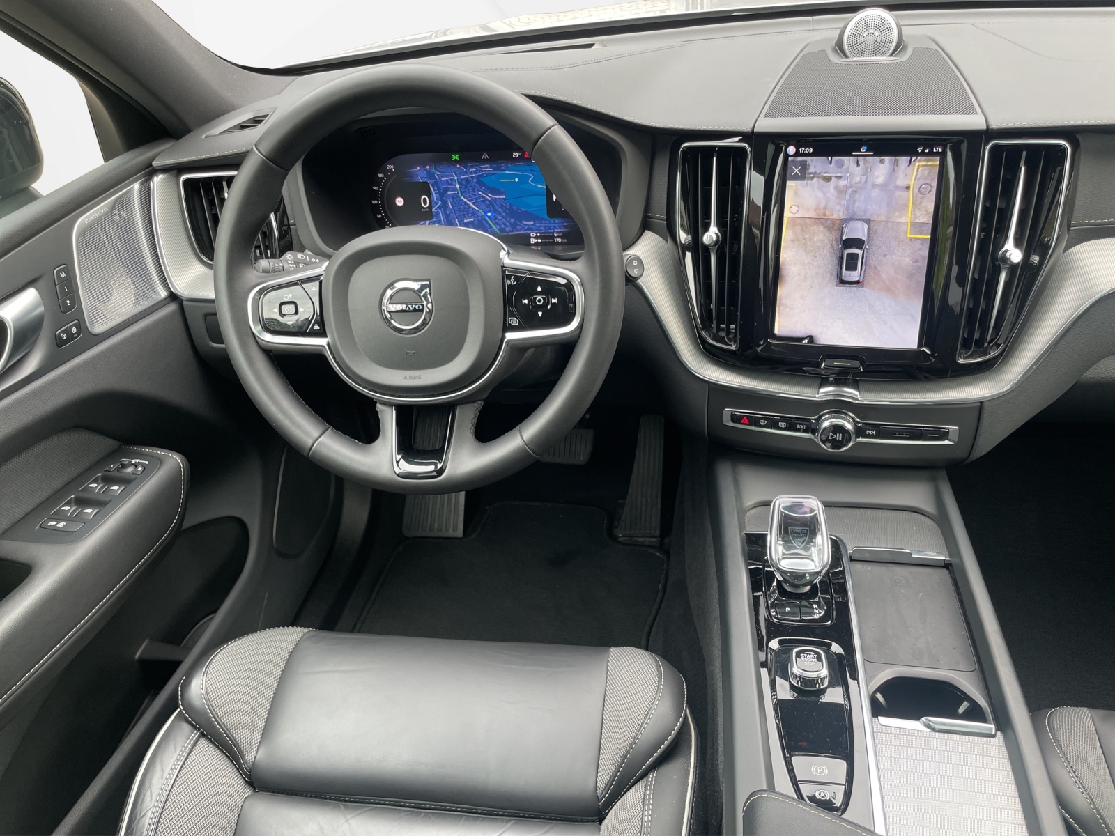 VOLVO XC60 2.0 T6 TE Ultimate Dark eAWD-image-12