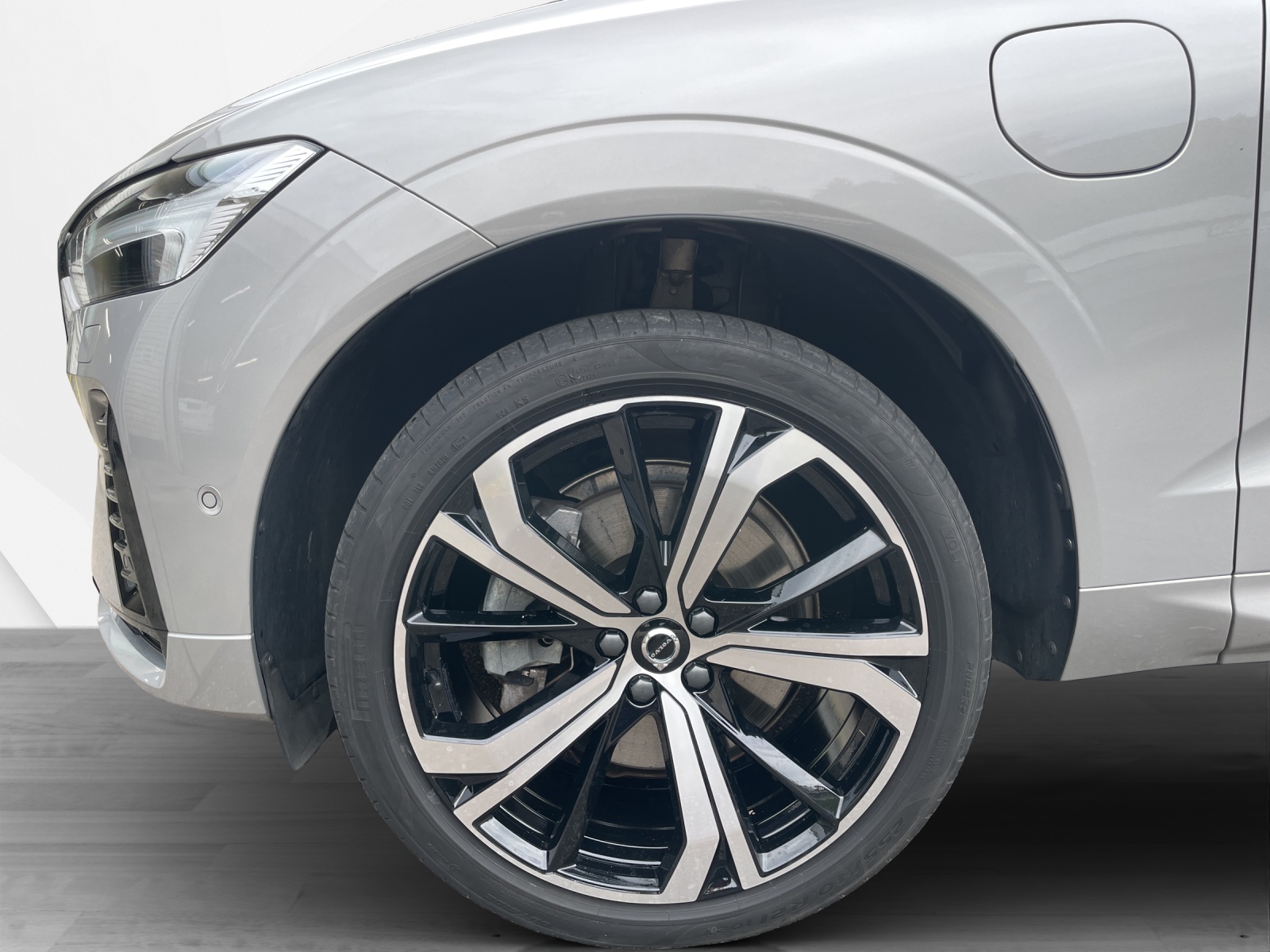 VOLVO XC60 2.0 T6 TE Ultimate Dark eAWD-image-8