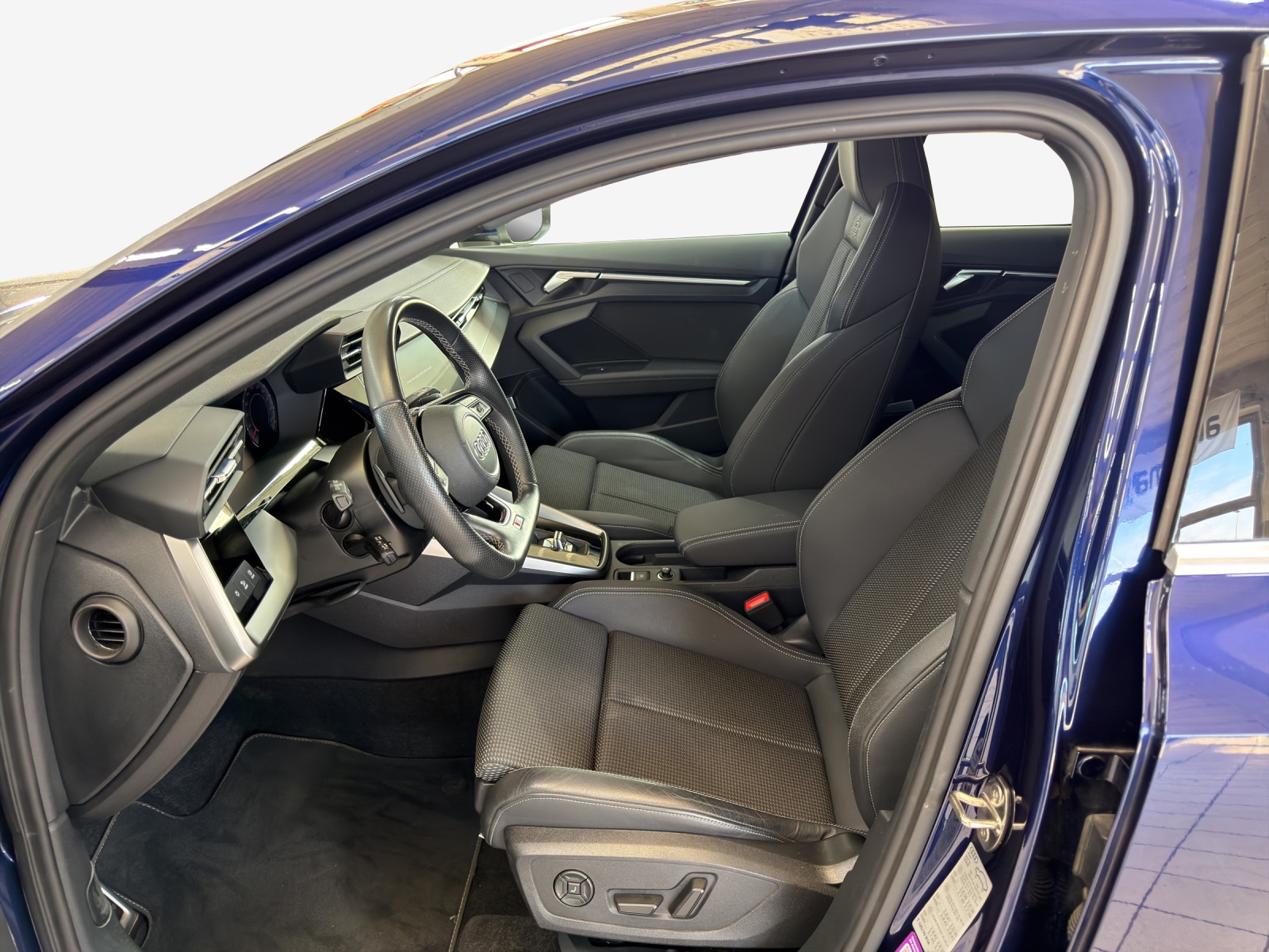 AUDI A3 Sportback 40 TFSI S line quattro S-tronic-image-7