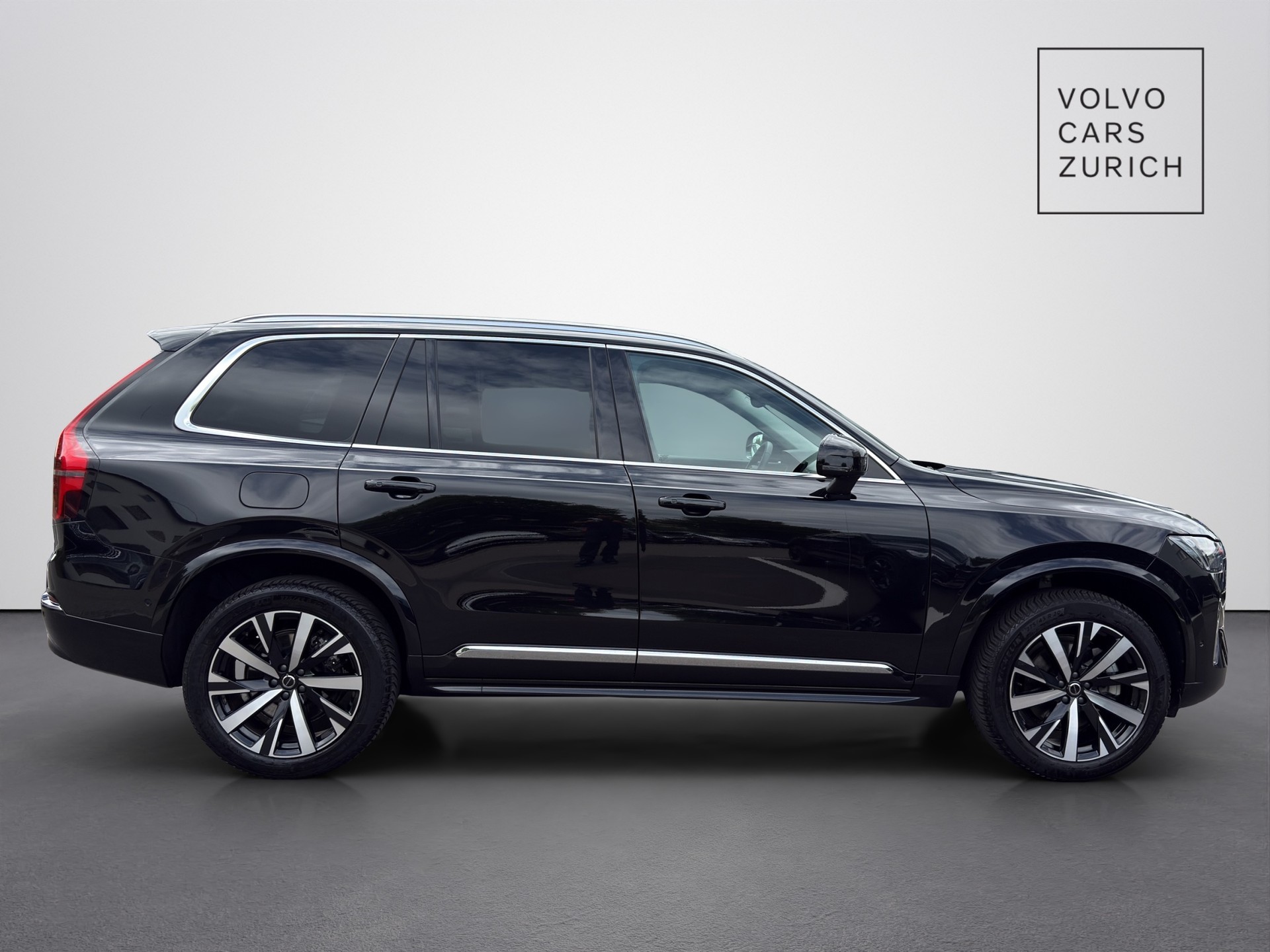 VOLVO XC90 2.0 B5 MH Plus Bright AWD-image-3