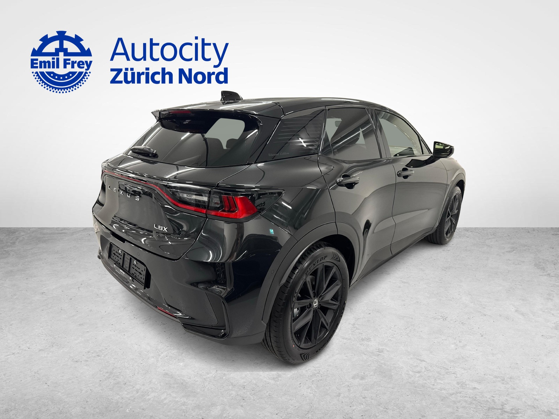 LEXUS LBX 1.5 Hybrid Vibrant Edition AWD-image-4