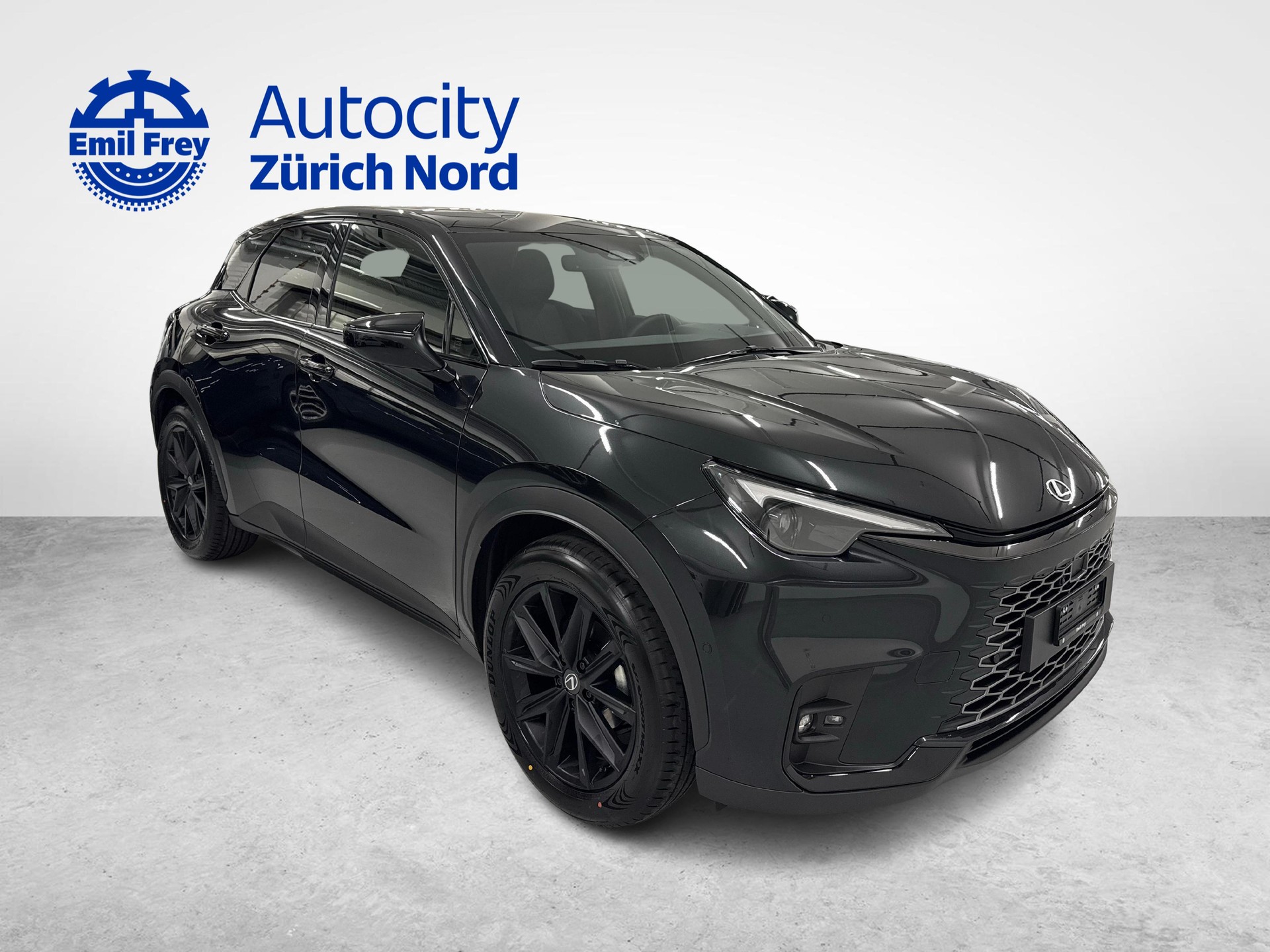 LEXUS LBX 1.5 Hybrid Vibrant Edition AWD-image-6