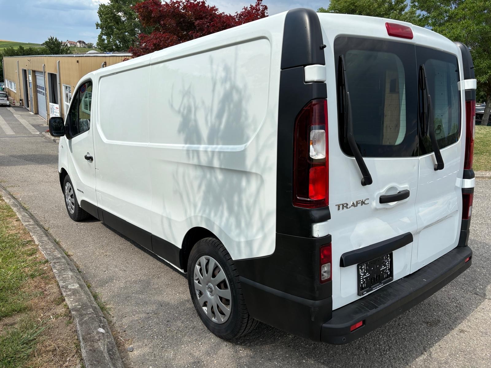 RENAULT Trafic 1.6 ENERGY TwinT. dCi125 2.9t Business L2H1-image-5