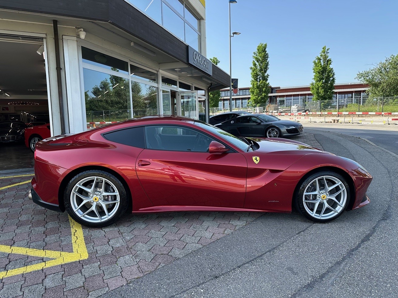FERRARI F12 Berlinetta-image-3
