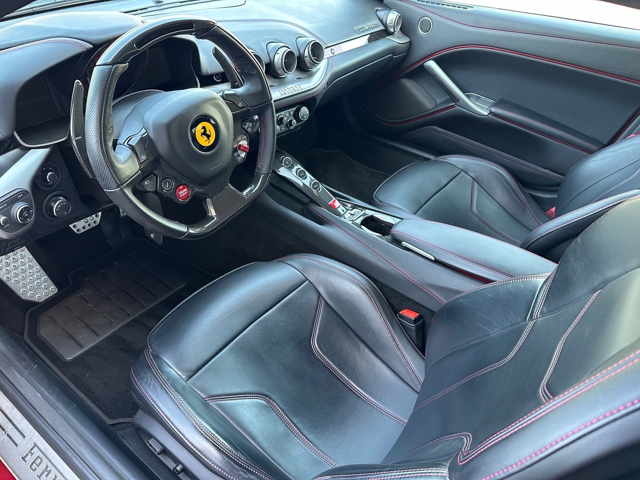 FERRARI F12 Berlinetta-image-7