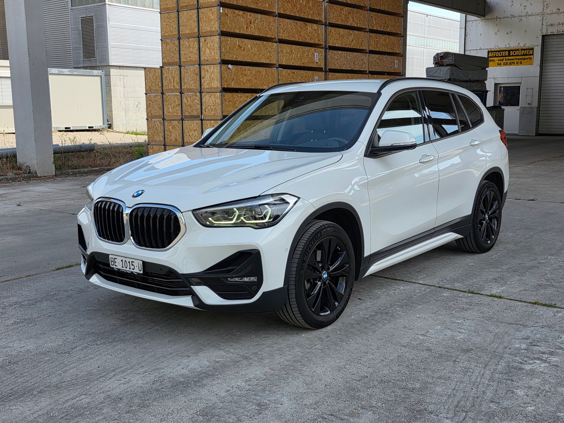BMW X1 xDrive 18d Sport Line Steptronic / Neu ab Mfk.-image-0