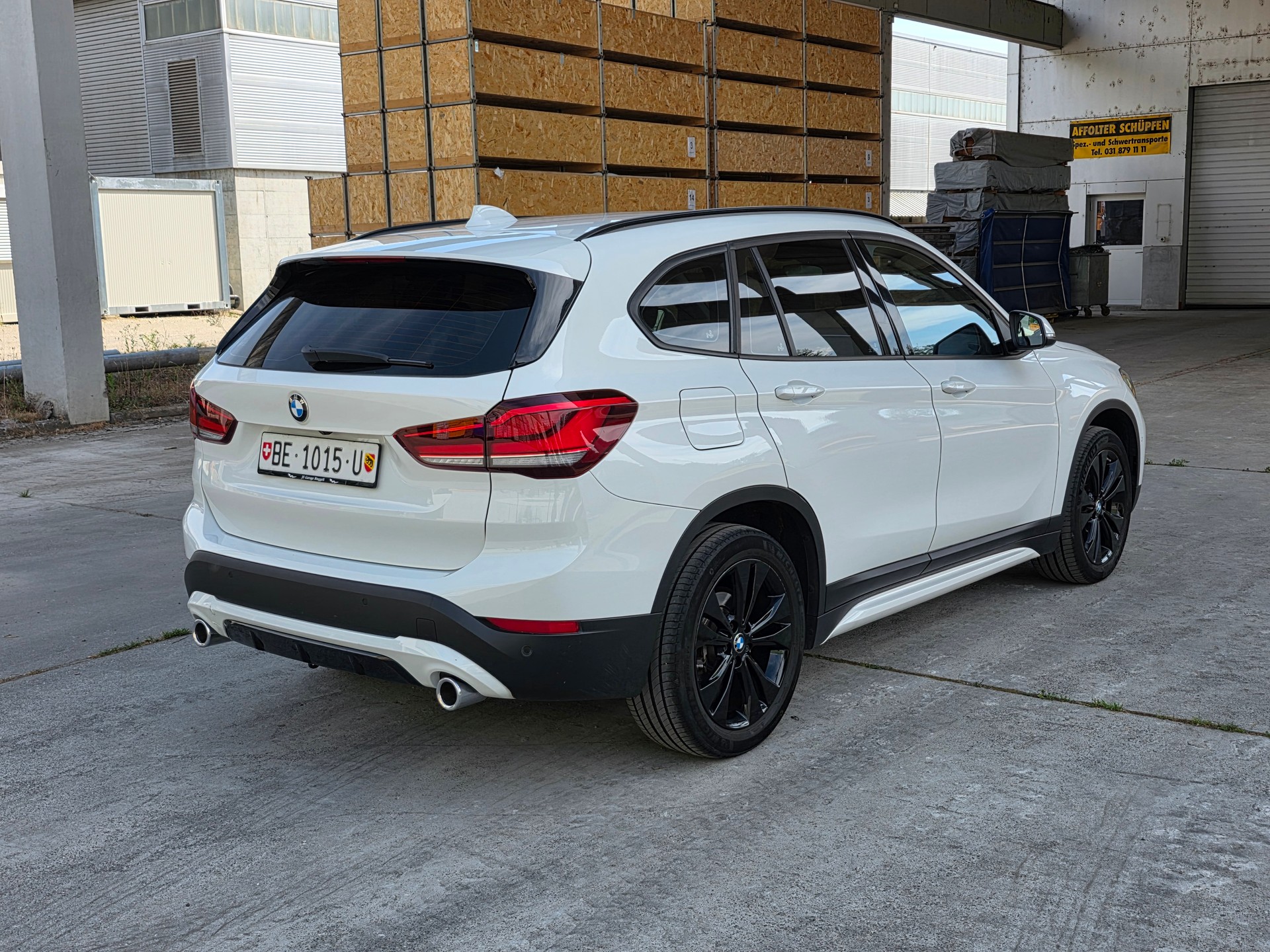 BMW X1 xDrive 18d Sport Line Steptronic / Neu ab Mfk.-image-5