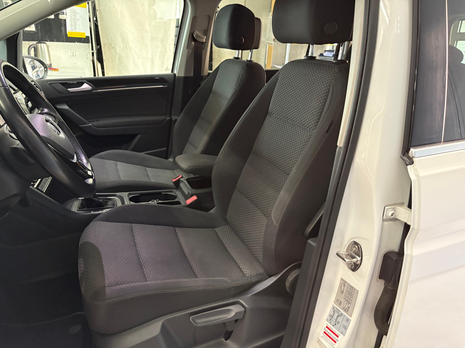 VW Touran 1.4 TSI BlueMotion Technology Family DSG-image-16