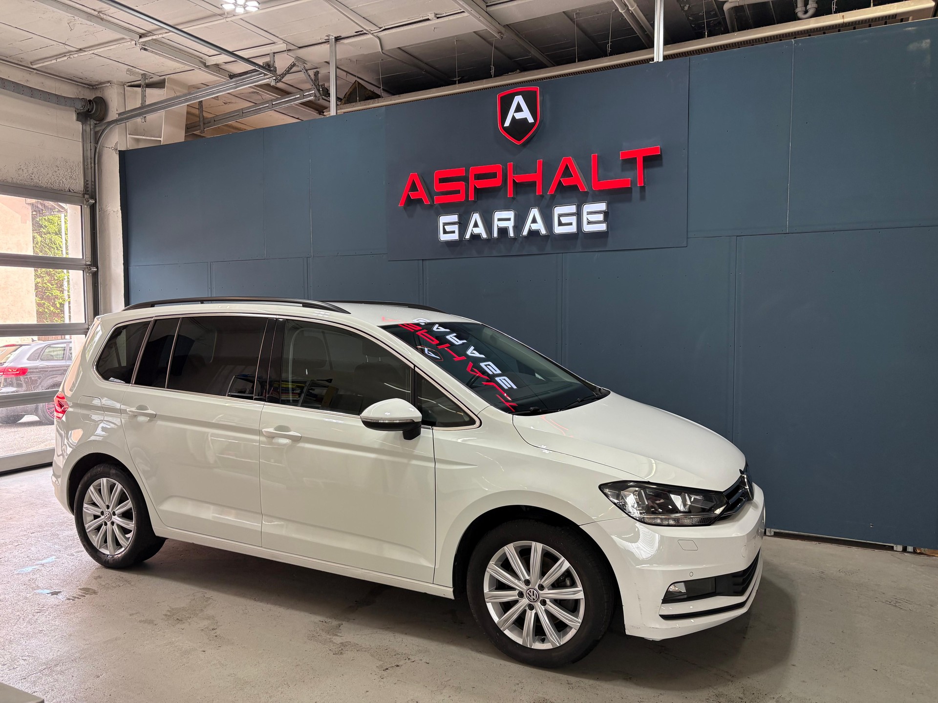 VW Touran 1.4 TSI BlueMotion Technology Family DSG-image-0