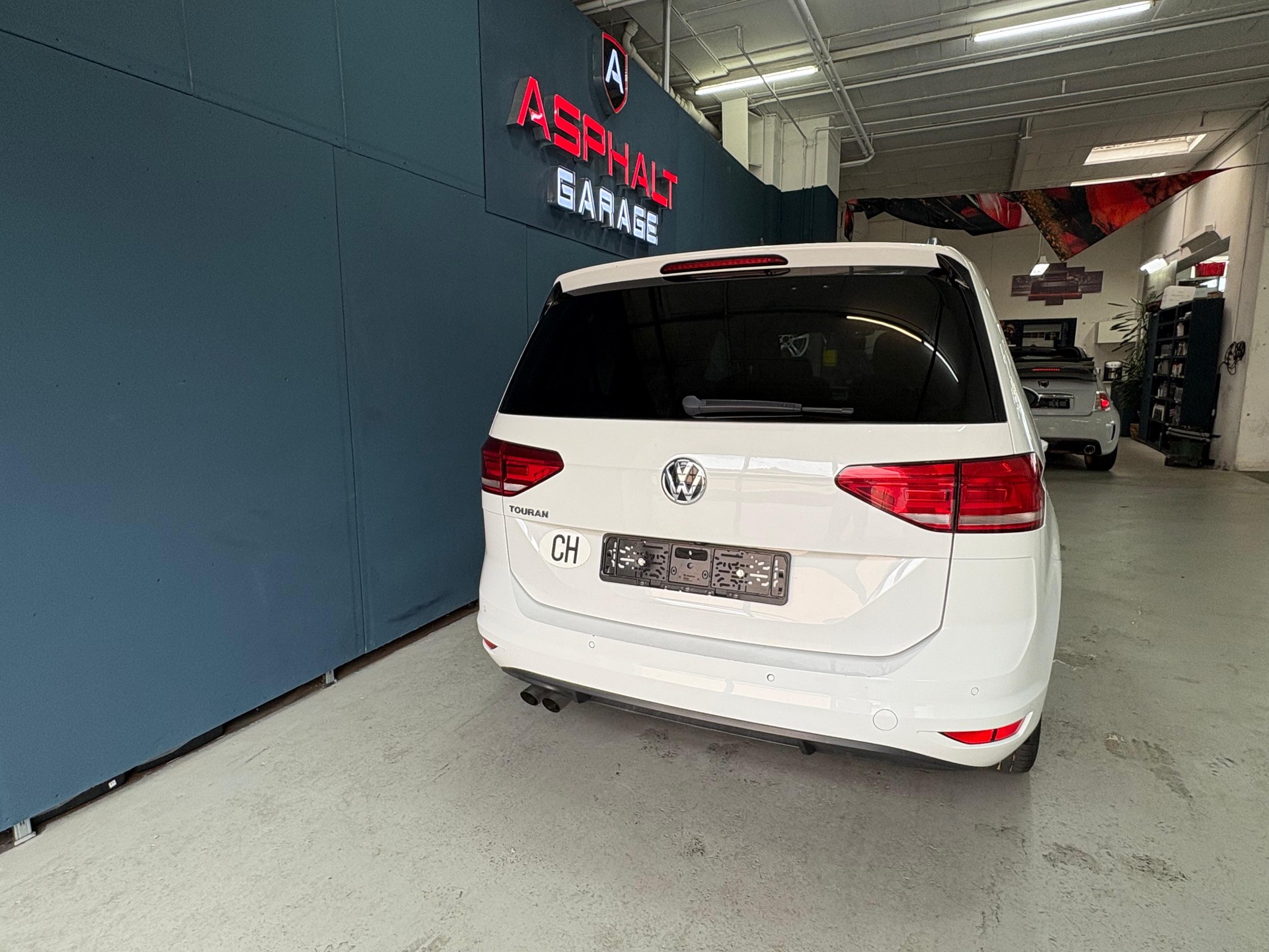 VW Touran 1.4 TSI BlueMotion Technology Family DSG-image-5