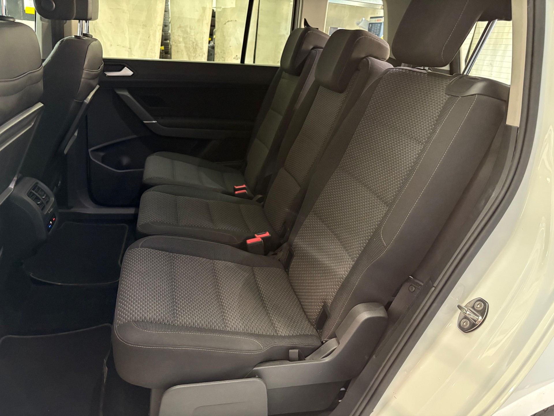 VW Touran 1.4 TSI BlueMotion Technology Family DSG-image-15