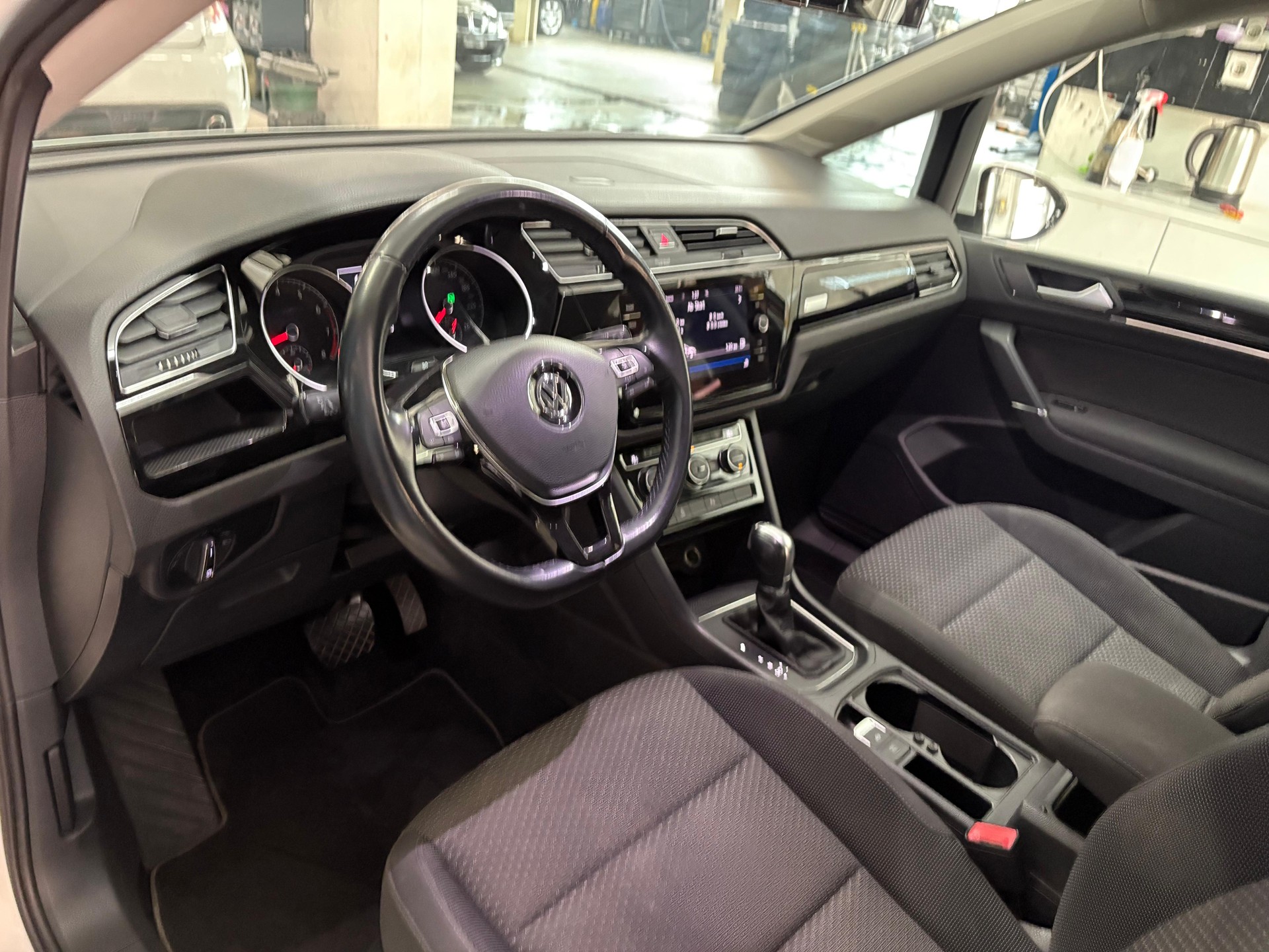 VW Touran 1.4 TSI BlueMotion Technology Family DSG-image-13