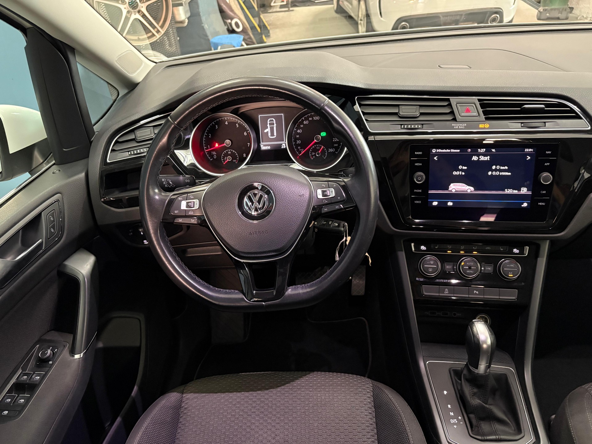VW Touran 1.4 TSI BlueMotion Technology Family DSG-image-8